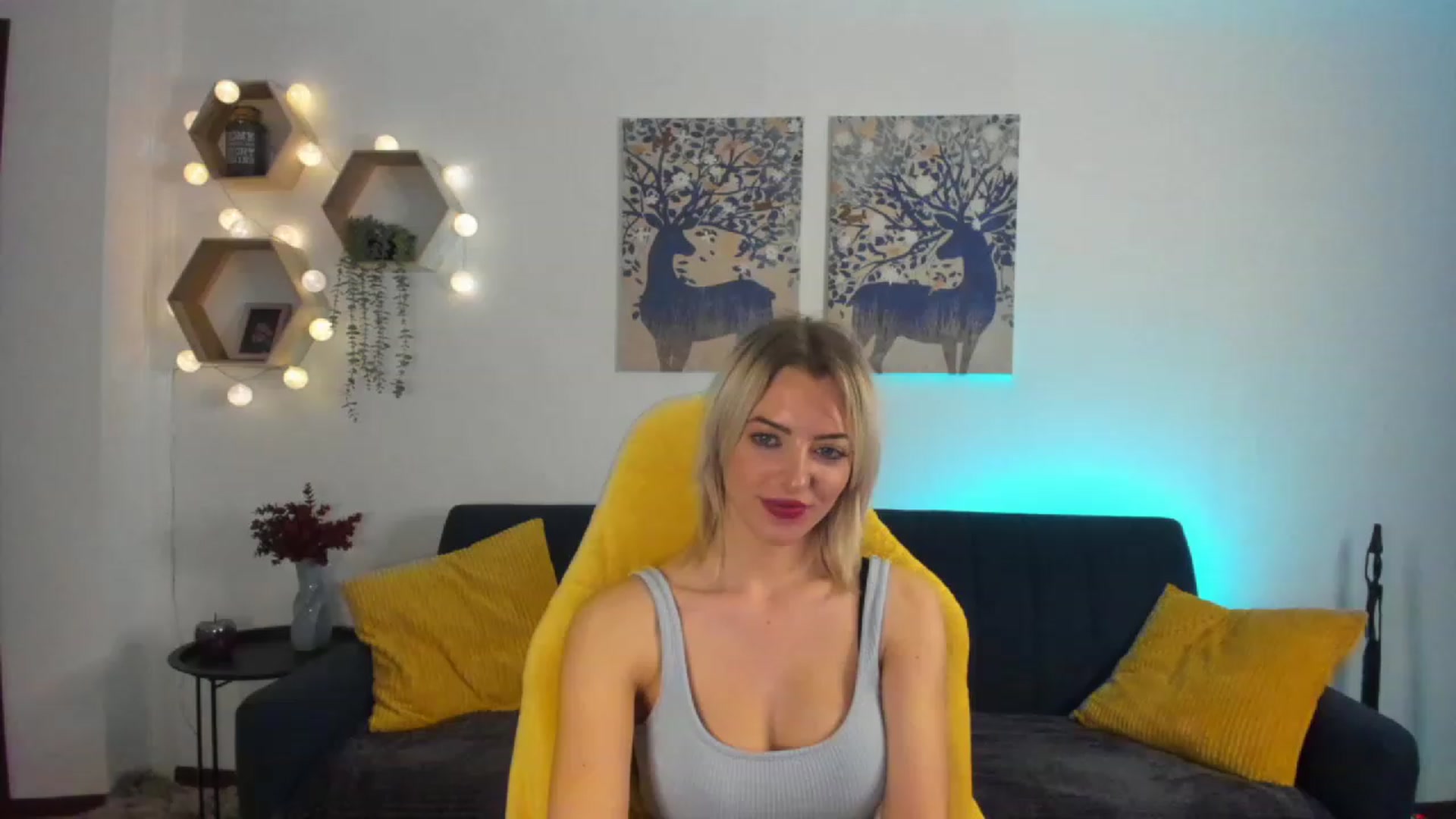 Gallery image thumbnail from Julia_Gold18's myfreecams stream on, 01/27/2023, 10:16 image 5 of 20