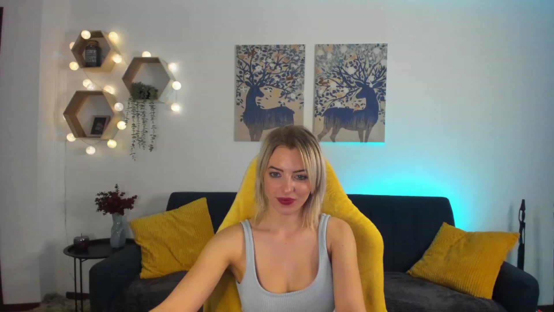 Gallery image thumbnail from Julia_Gold18's myfreecams stream on, 01/27/2023, 10:16 image 13 of 20