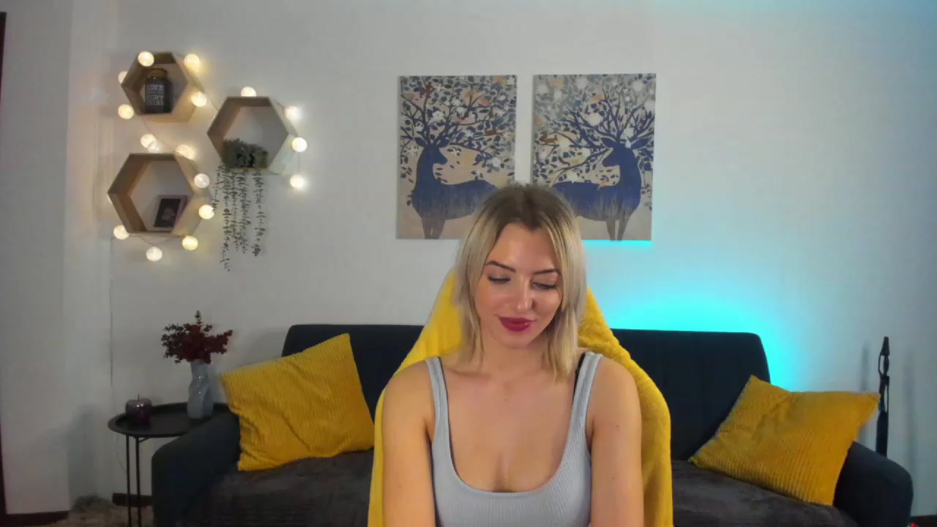 Gallery image thumbnail from Julia_Gold18's myfreecams stream on, 01/27/2023, 10:16 image 3 of 20