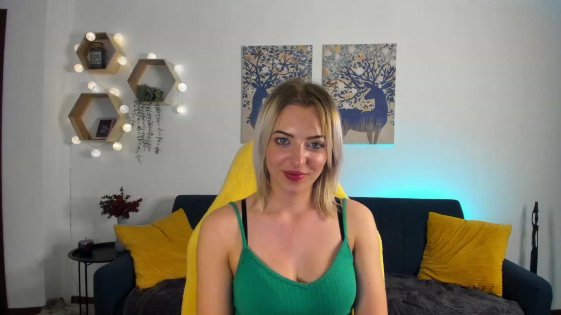 Gallery image thumbnail from Julia_Gold18's myfreecams stream on, 01/31/2023, 12:29 image 2 of 20