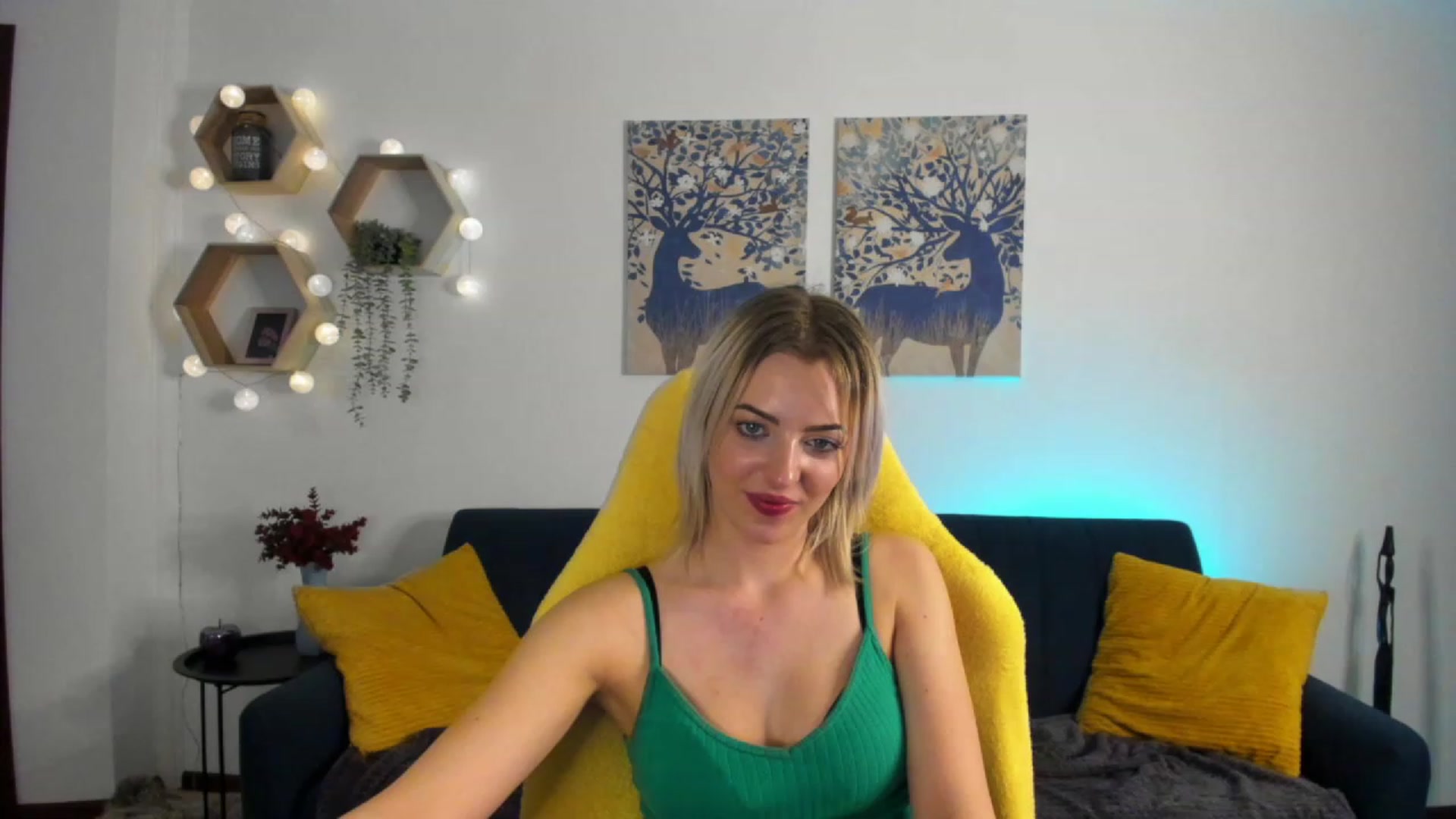 Gallery image thumbnail from Julia_Gold18's myfreecams stream on, 01/31/2023, 12:29 image 9 of 20