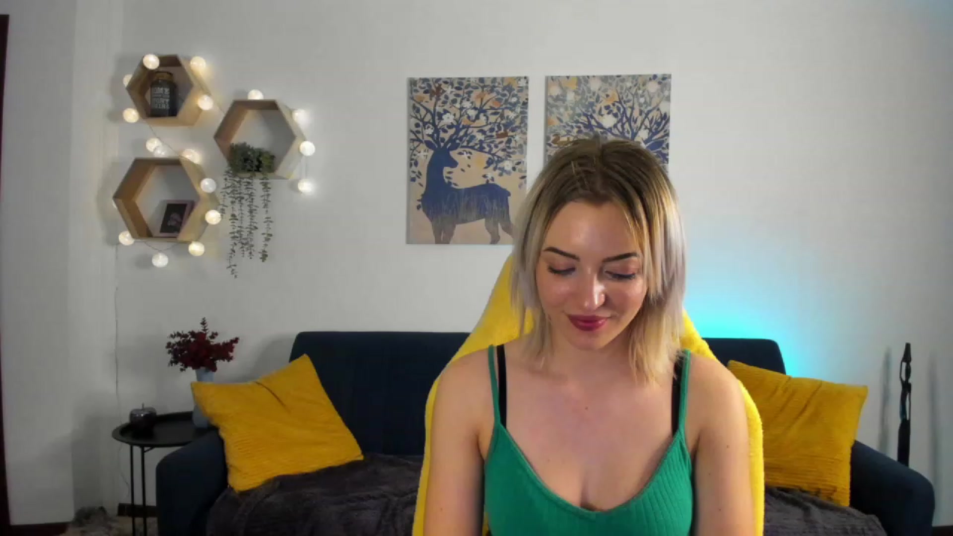 Gallery image thumbnail from Julia_Gold18's myfreecams stream on, 01/31/2023, 12:29 image 20 of 20