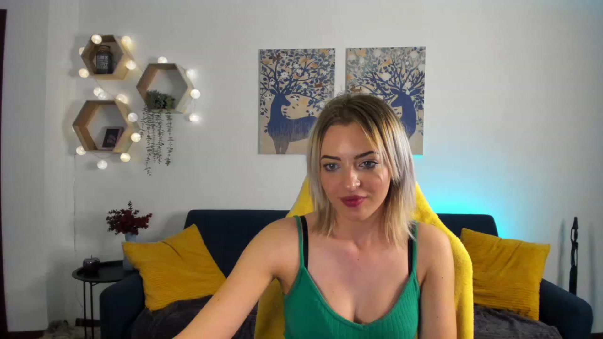 Gallery image thumbnail from Julia_Gold18's myfreecams stream on, 01/31/2023, 12:29 image 18 of 20