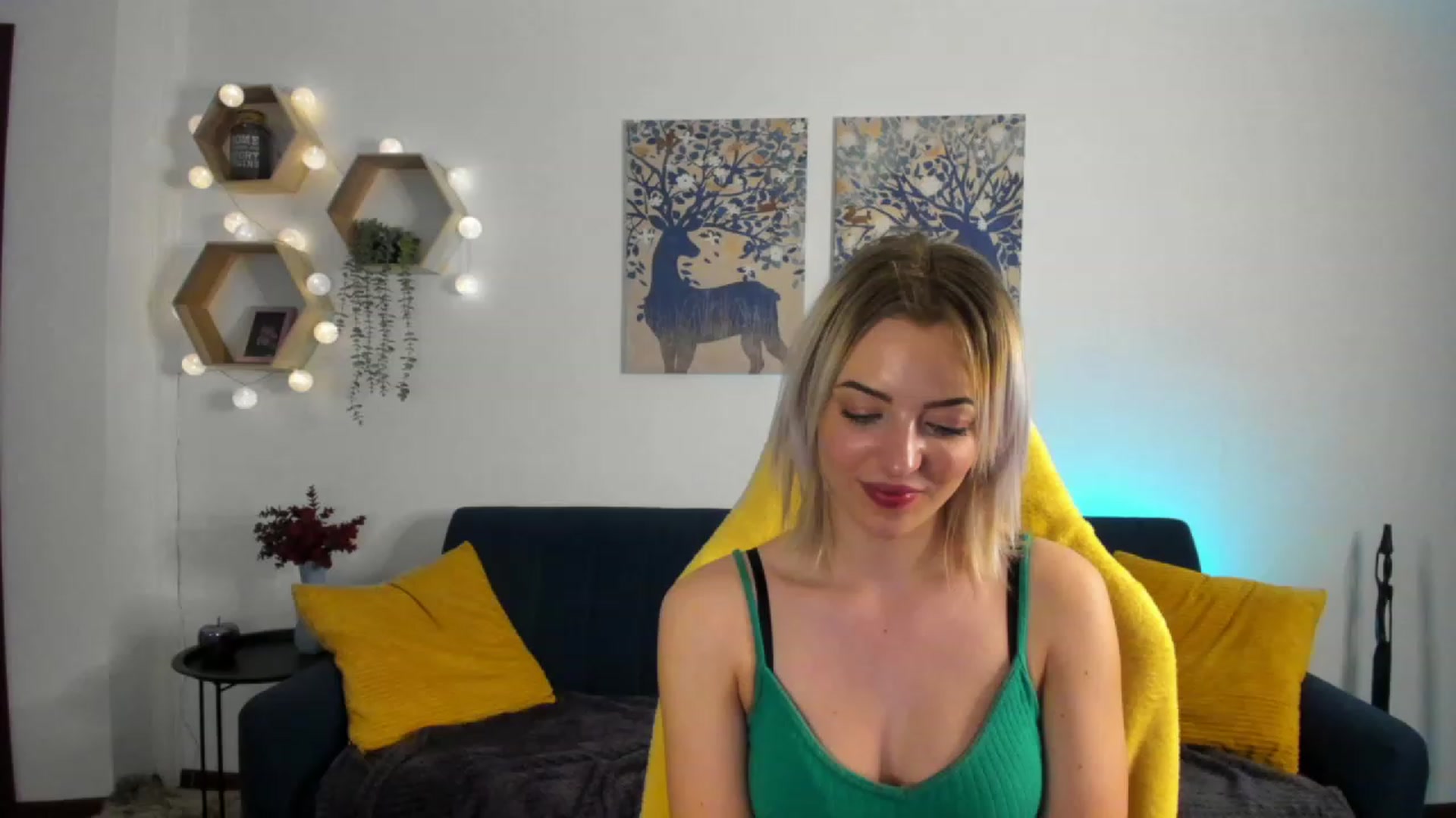 Gallery image thumbnail from Julia_Gold18's myfreecams stream on, 01/31/2023, 12:51 image 2 of 20