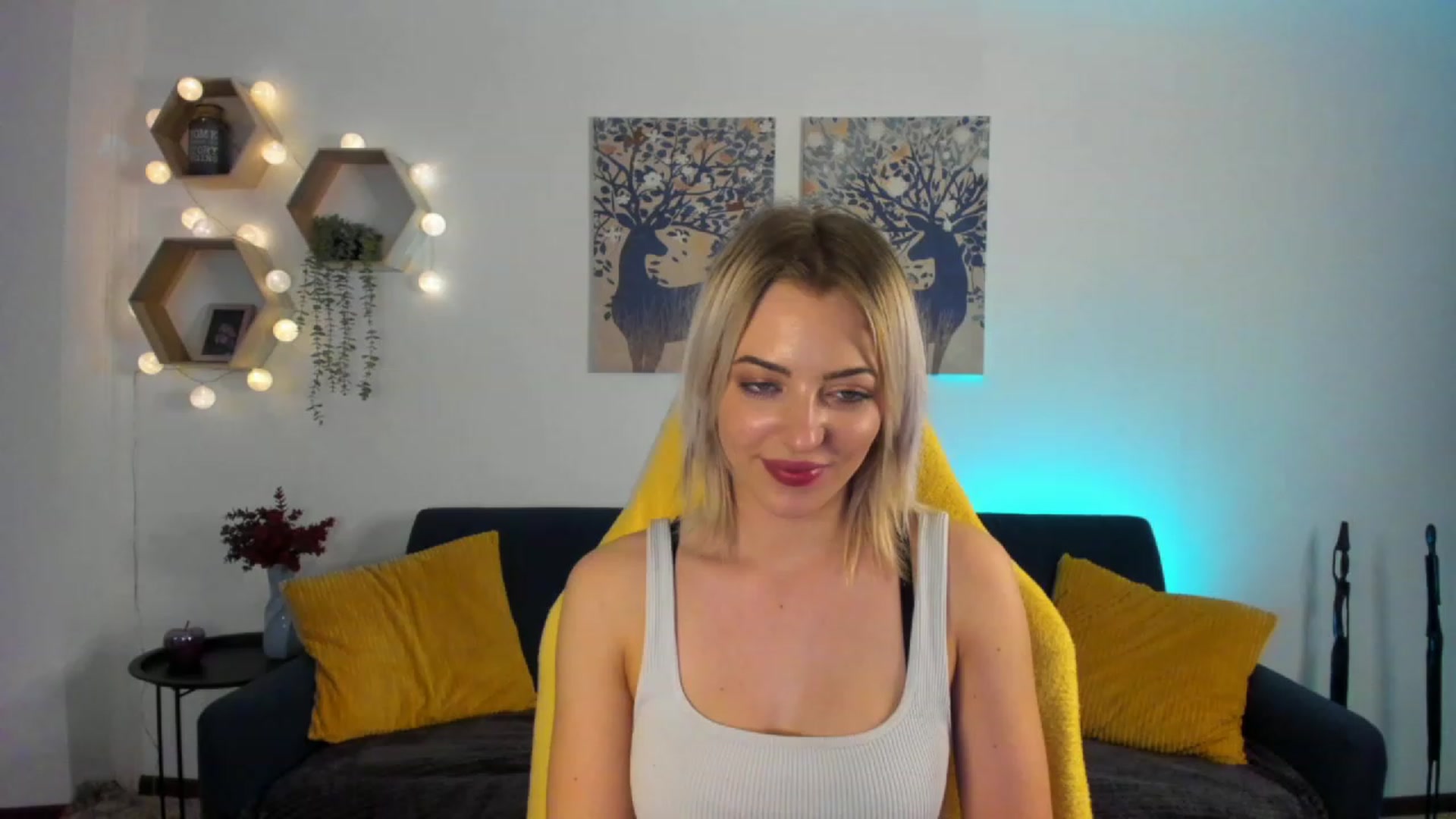 Gallery image thumbnail from Julia_Gold18's myfreecams stream on, 02/01/2023, 11:54 image 2 of 20