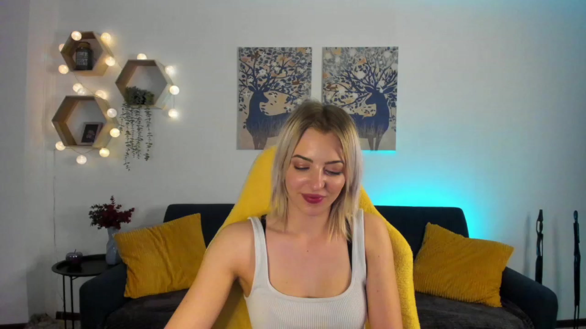 Gallery image thumbnail from Julia_Gold18's myfreecams stream on, 02/01/2023, 11:54 image 3 of 20