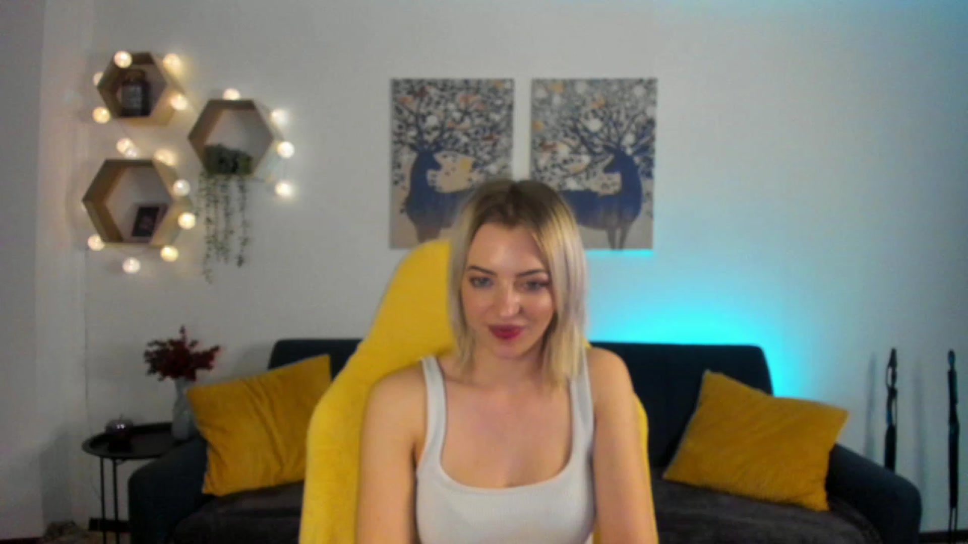 Gallery image thumbnail from Julia_Gold18's myfreecams stream on, 02/01/2023, 11:54 image 15 of 20