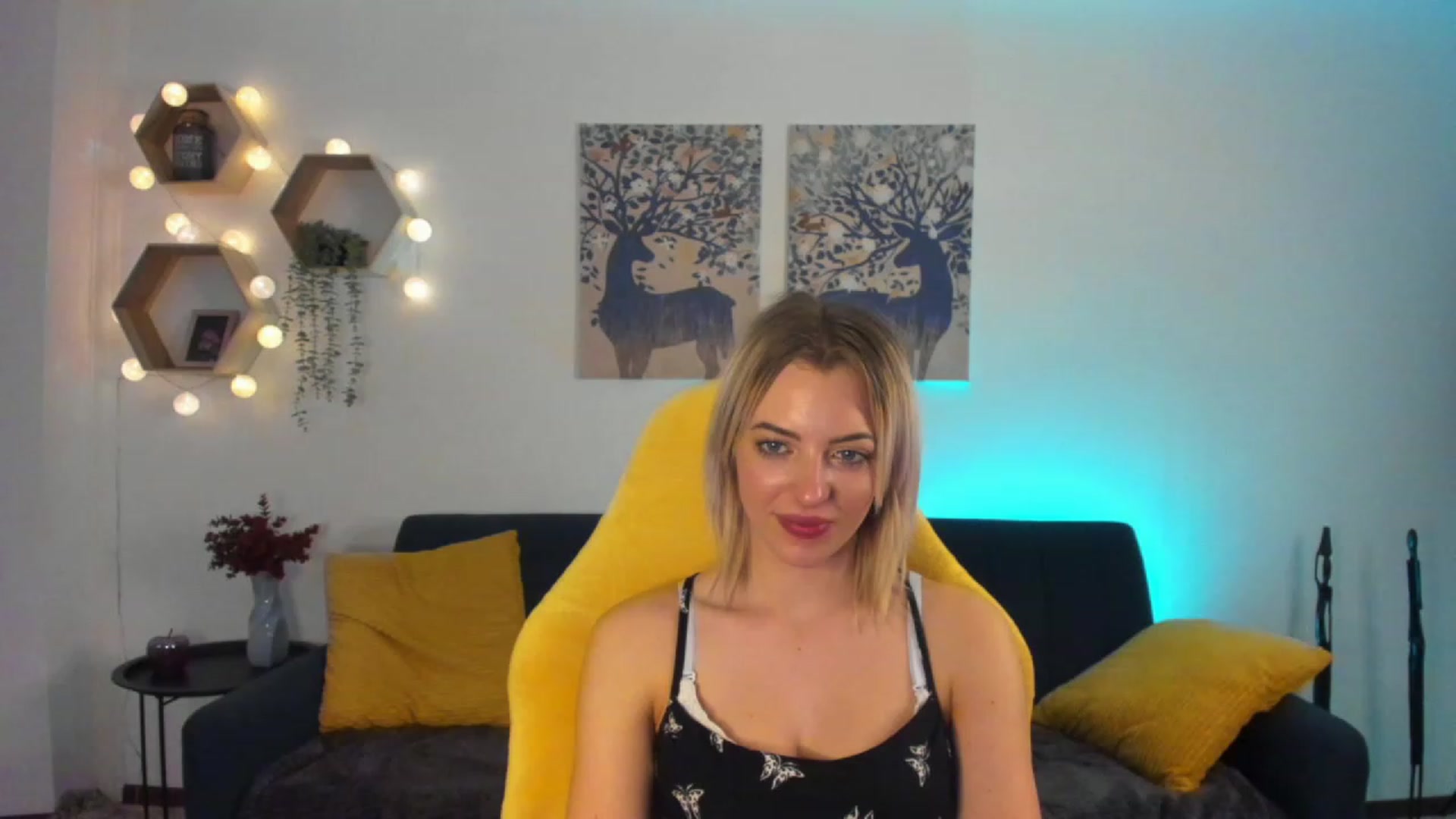 Gallery image thumbnail from Julia_Gold18's myfreecams stream on, 02/02/2023, 12:08 image 16 of 20