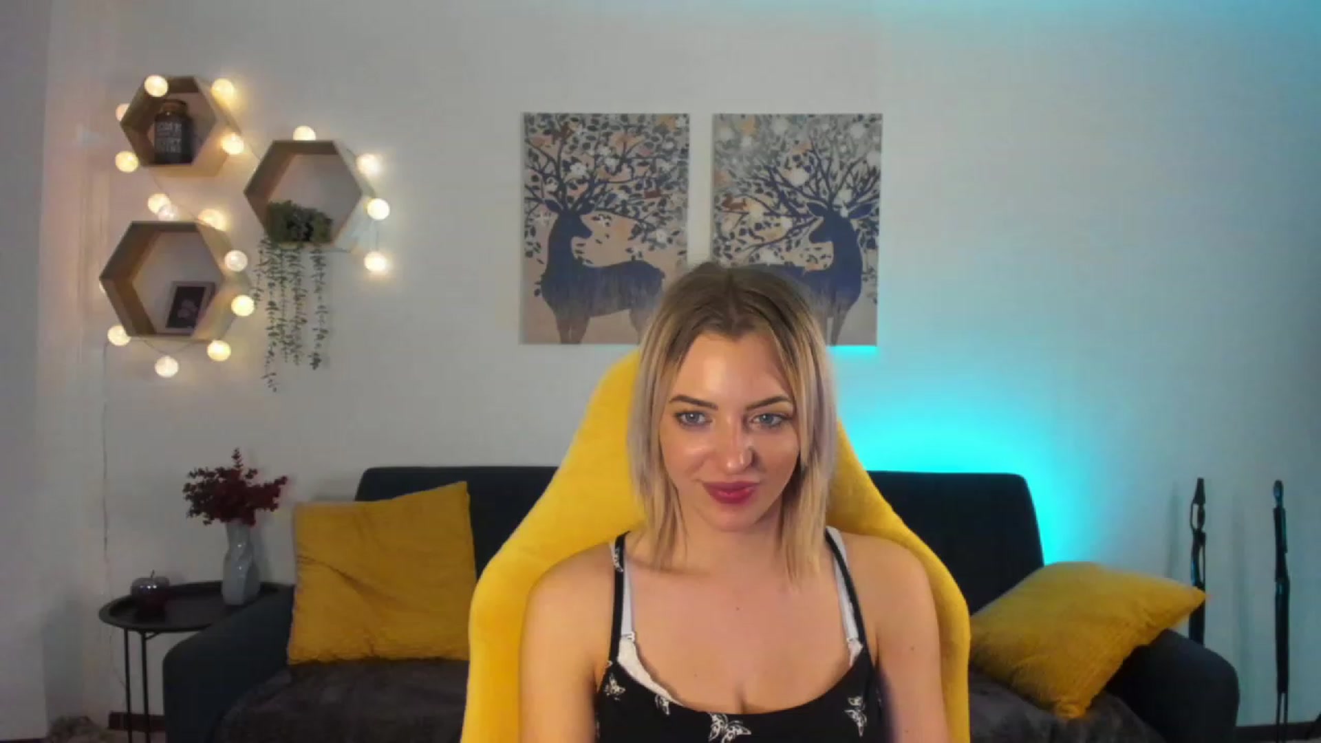 Gallery image thumbnail from Julia_Gold18's myfreecams stream on, 02/02/2023, 12:08 image 19 of 20