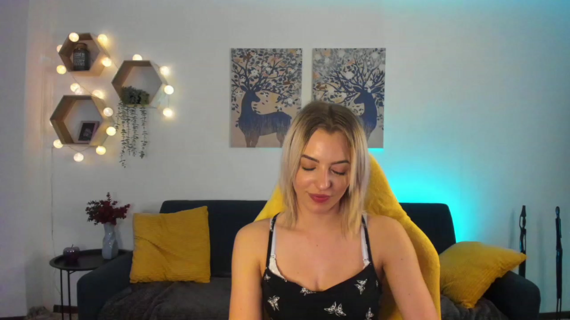 Gallery image thumbnail from Julia_Gold18's myfreecams stream on, 02/02/2023, 12:08 image 2 of 20