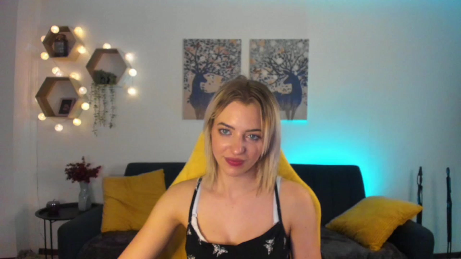 Gallery image thumbnail from Julia_Gold18's myfreecams stream on, 02/02/2023, 12:33 image 14 of 20