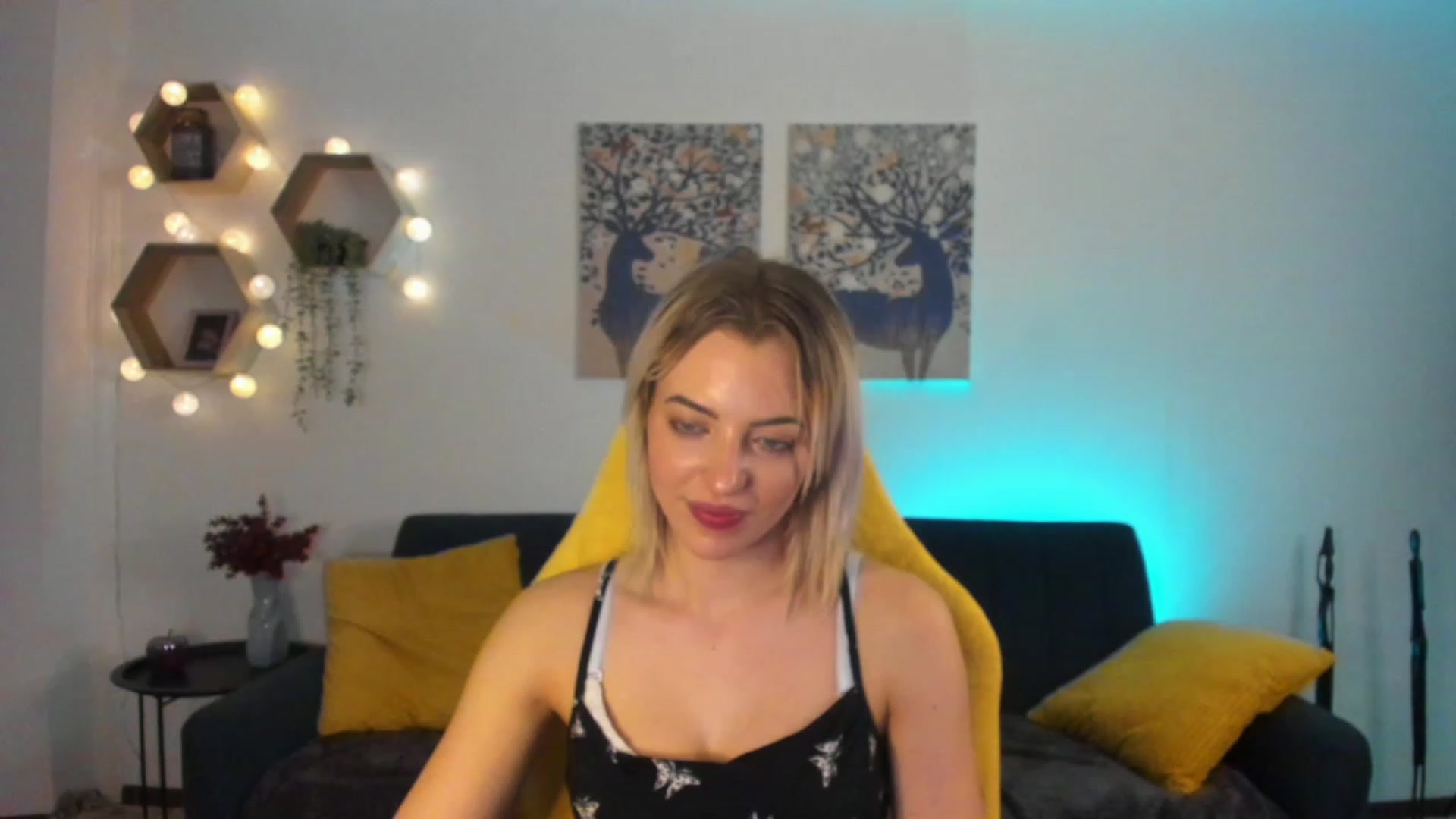 Gallery image thumbnail from Julia_Gold18's myfreecams stream on, 02/02/2023, 12:33 image 13 of 20