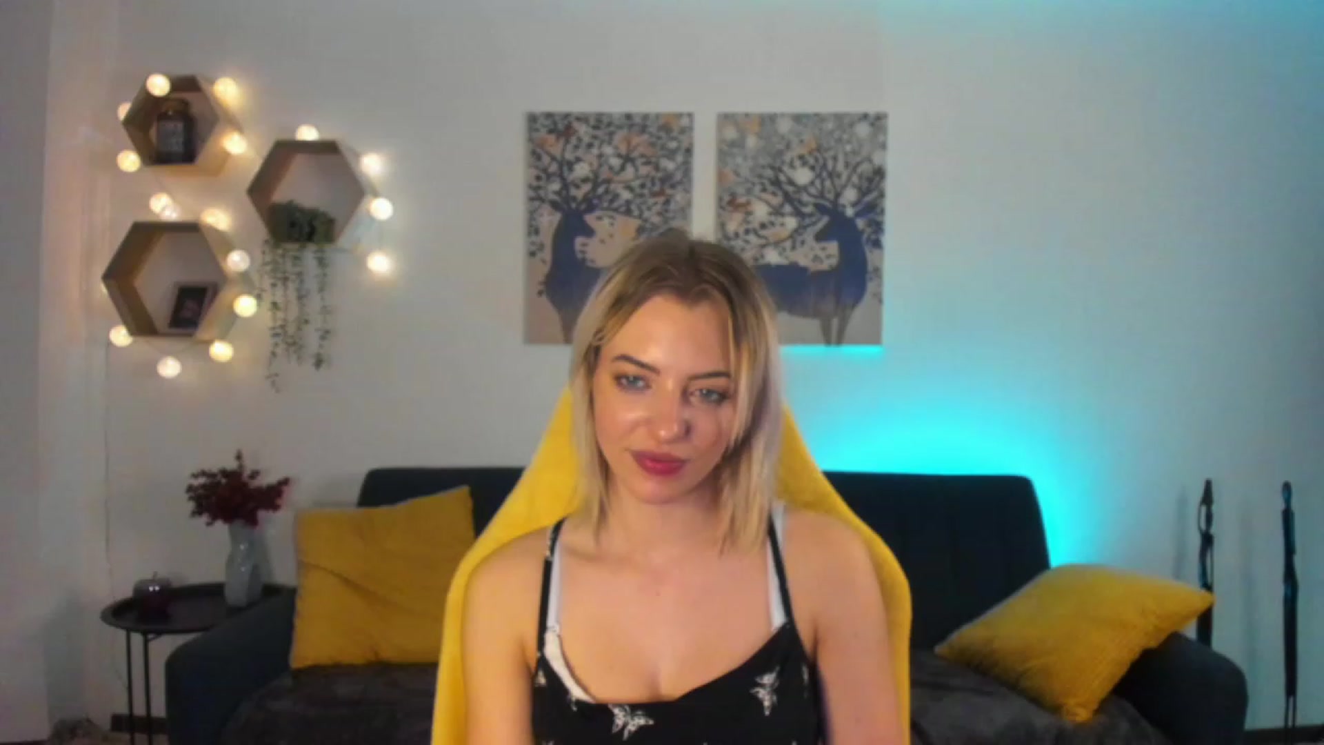 Gallery image thumbnail from Julia_Gold18's myfreecams stream on, 02/02/2023, 12:33 image 16 of 20