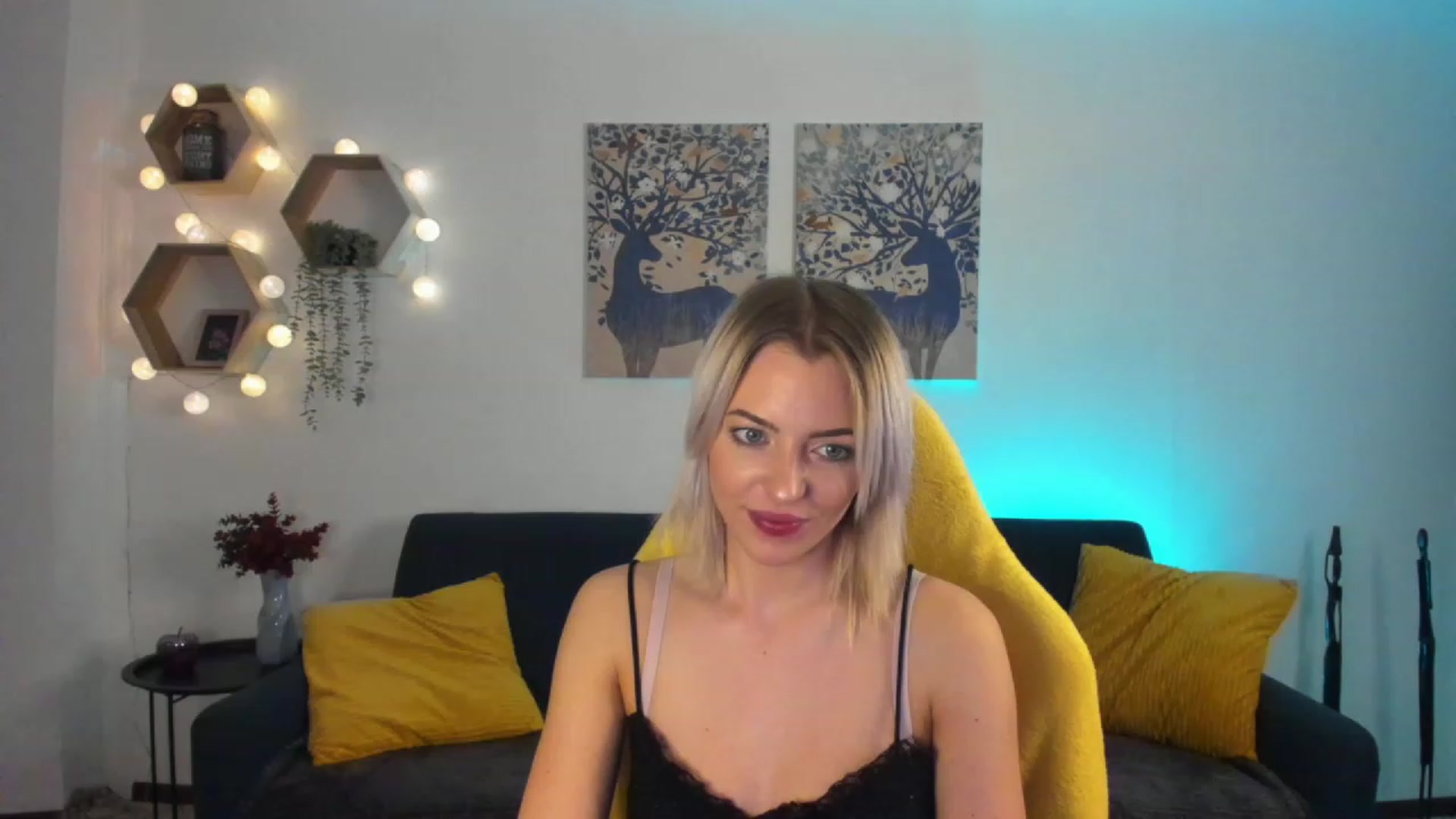 Gallery image thumbnail from Julia_Gold18's myfreecams stream on, 02/03/2023, 10:36 image 8 of 20