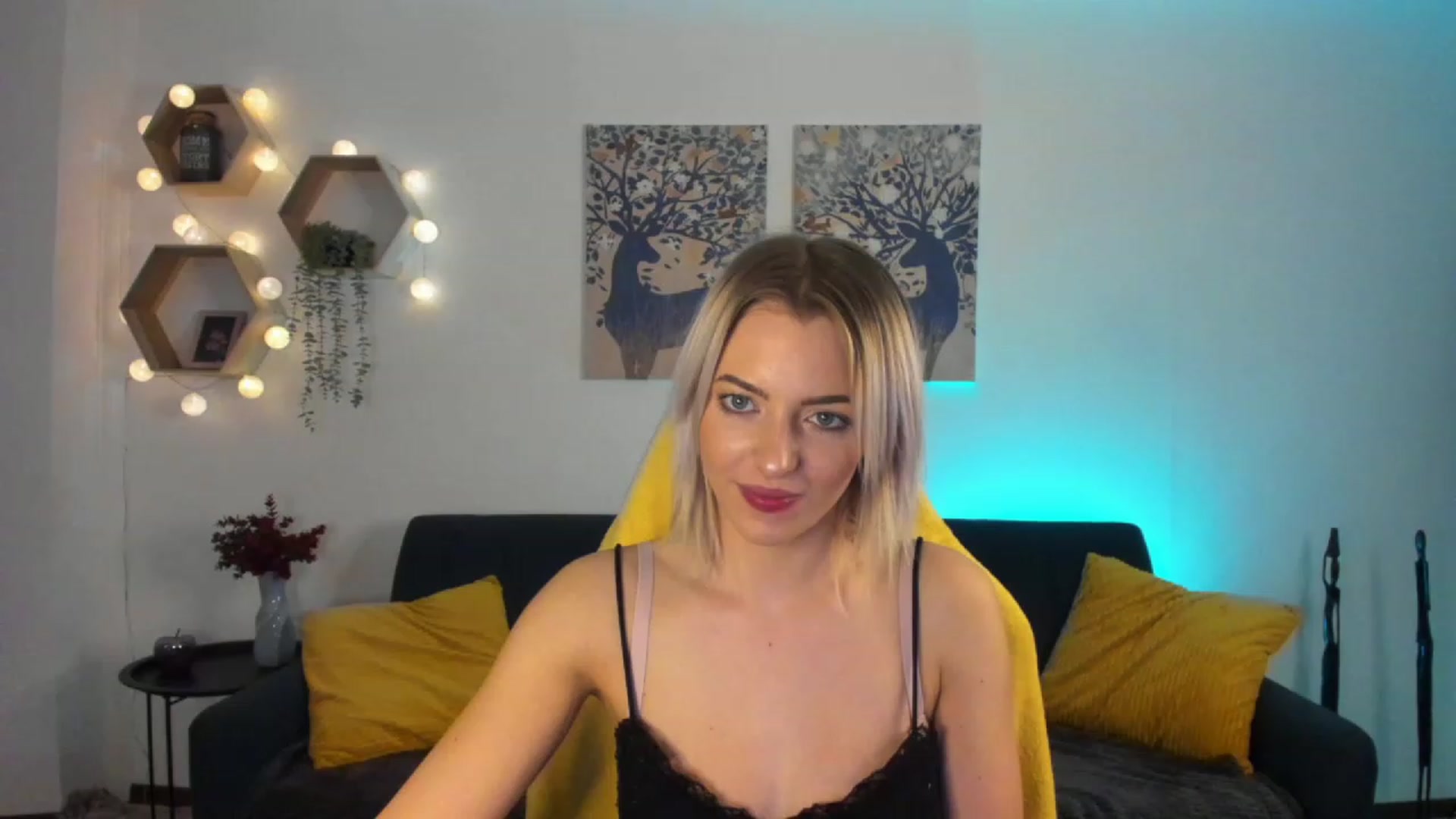 Gallery image thumbnail from Julia_Gold18's myfreecams stream on, 02/03/2023, 10:36 image 18 of 20