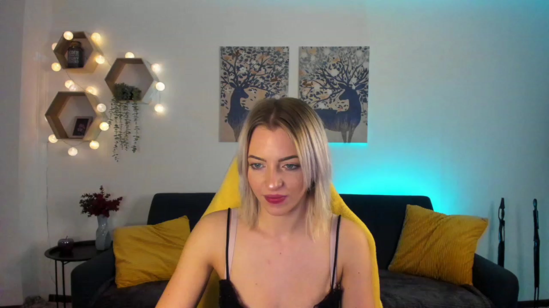 Gallery image thumbnail from Julia_Gold18's myfreecams stream on, 02/03/2023, 10:36 image 5 of 20