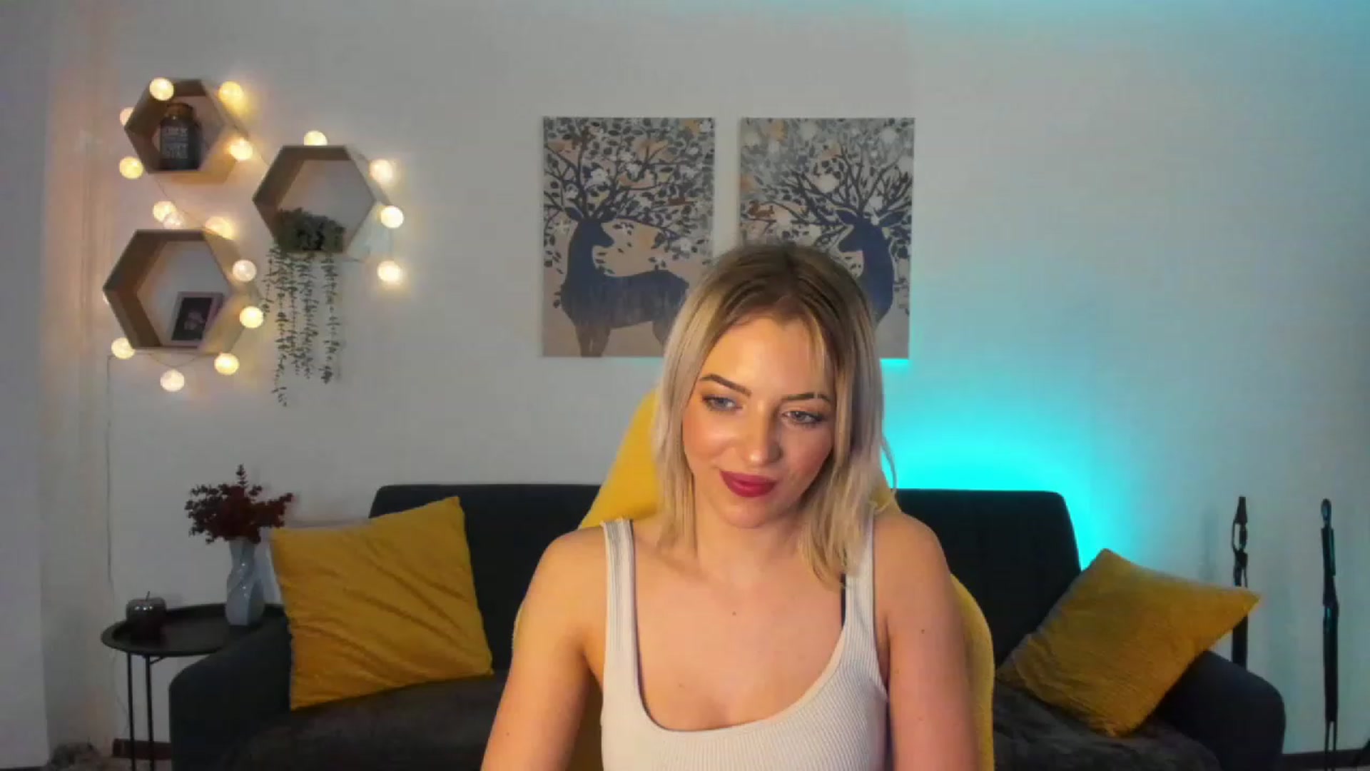 Gallery image thumbnail from Julia_Gold18's myfreecams stream on, 02/06/2023, 11:05 image 7 of 20