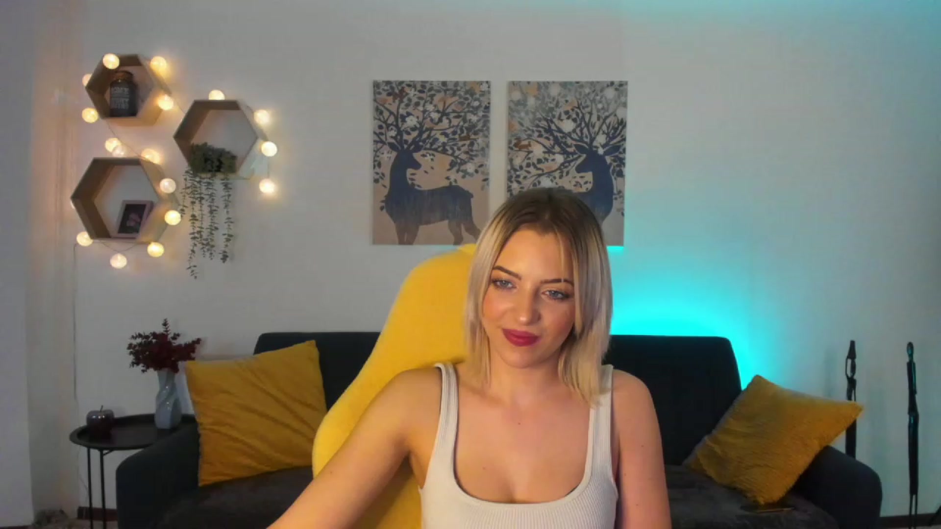 Gallery image thumbnail from Julia_Gold18's myfreecams stream on, 02/06/2023, 11:05 image 1 of 20