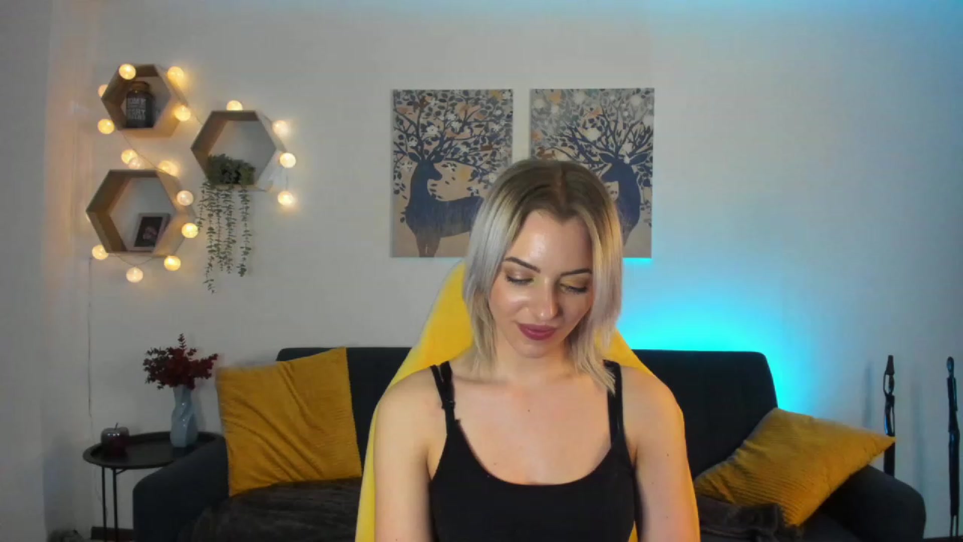 Gallery image thumbnail from Julia_Gold18's myfreecams stream on, 02/07/2023, 10:35 image 1 of 20