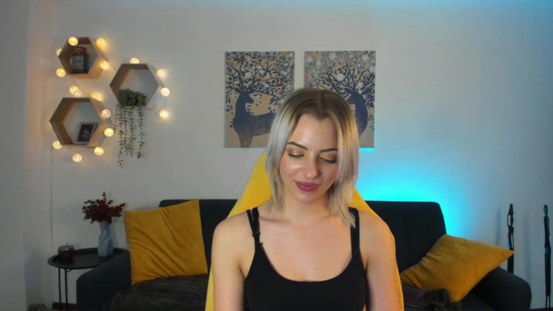 Gallery image thumbnail from Julia_Gold18's myfreecams stream on, 02/07/2023, 10:35 image 3 of 20