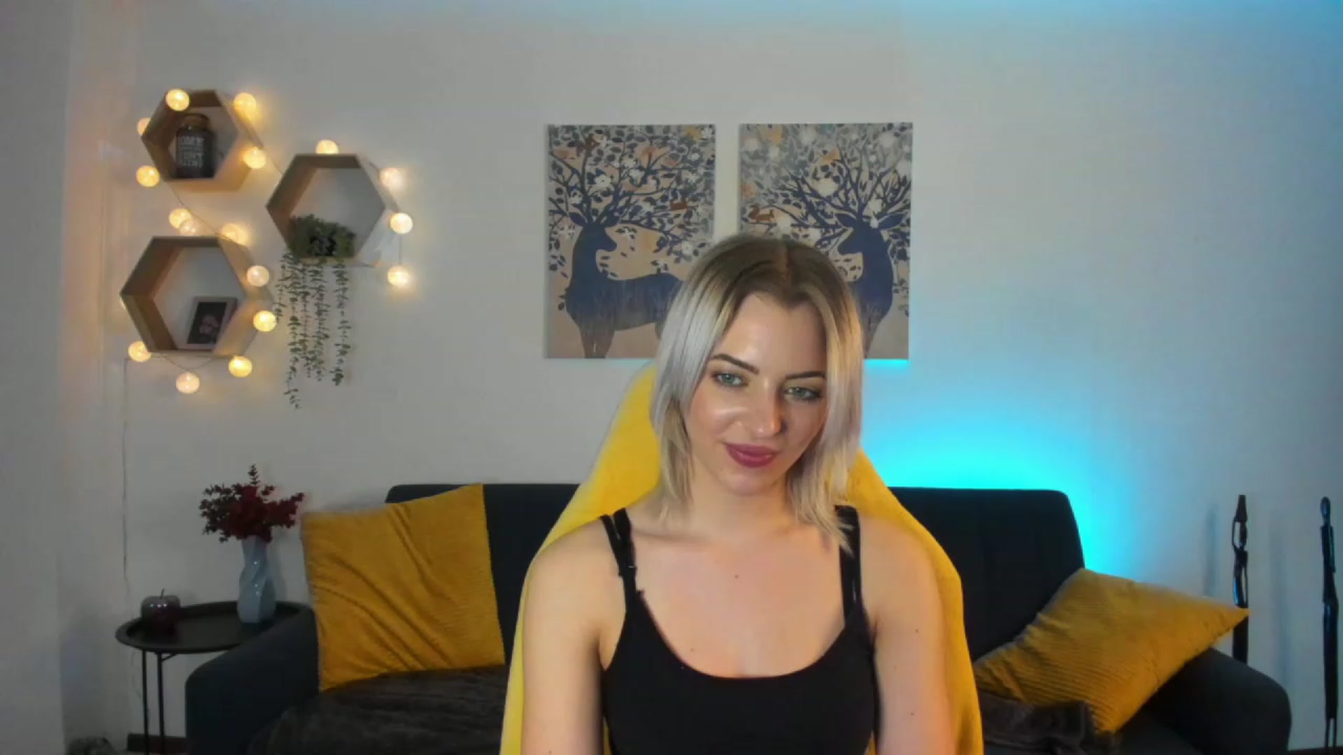 Gallery image thumbnail from Julia_Gold18's myfreecams stream on, 02/07/2023, 10:35 image 5 of 20