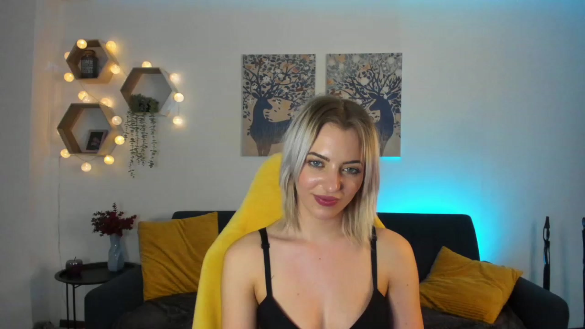 Gallery image thumbnail from Julia_Gold18's myfreecams stream on, 02/07/2023, 11:56 image 16 of 20