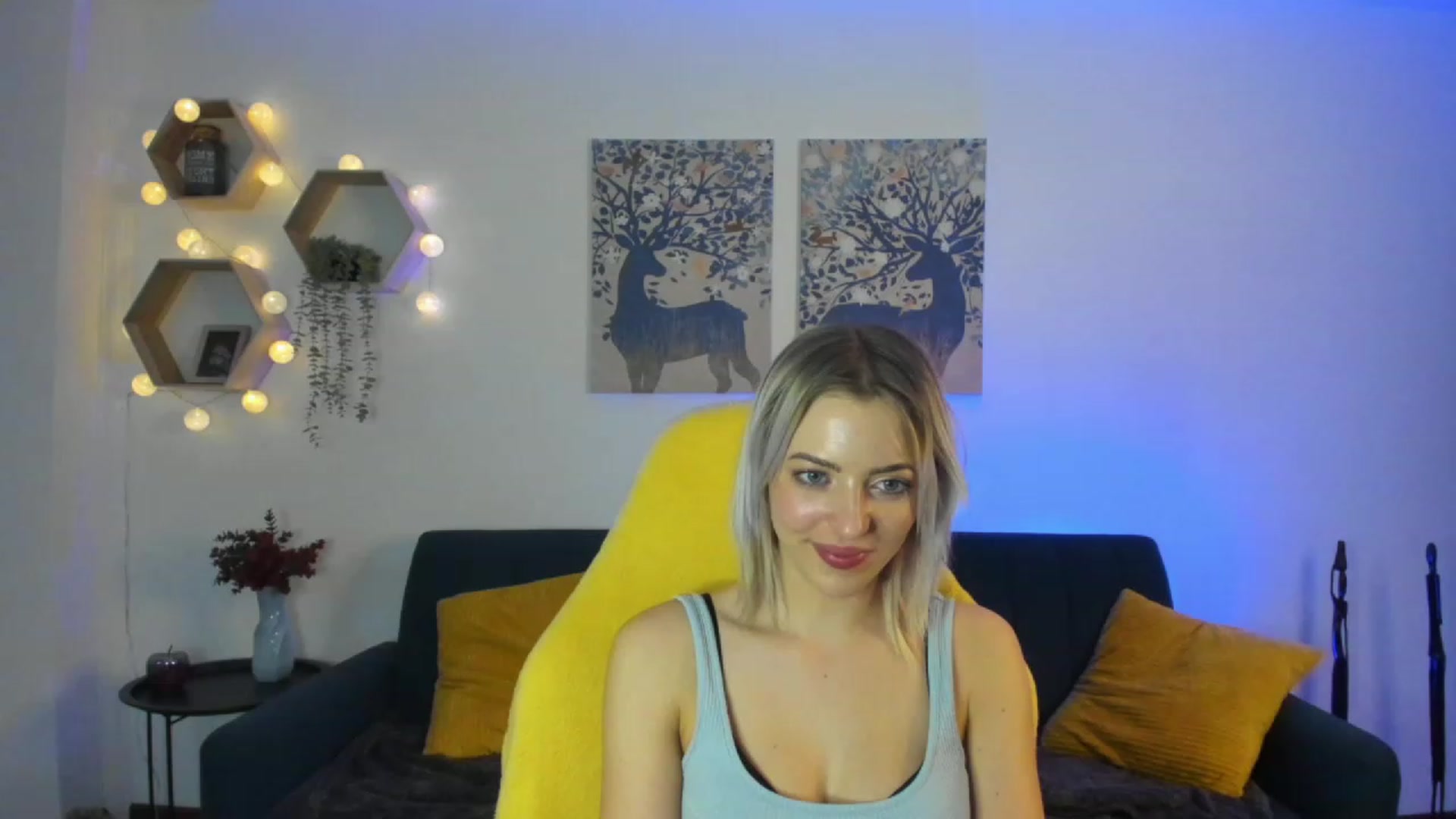 Gallery image thumbnail from Julia_Gold18's myfreecams stream on, 02/09/2023, 12:10 image 14 of 20