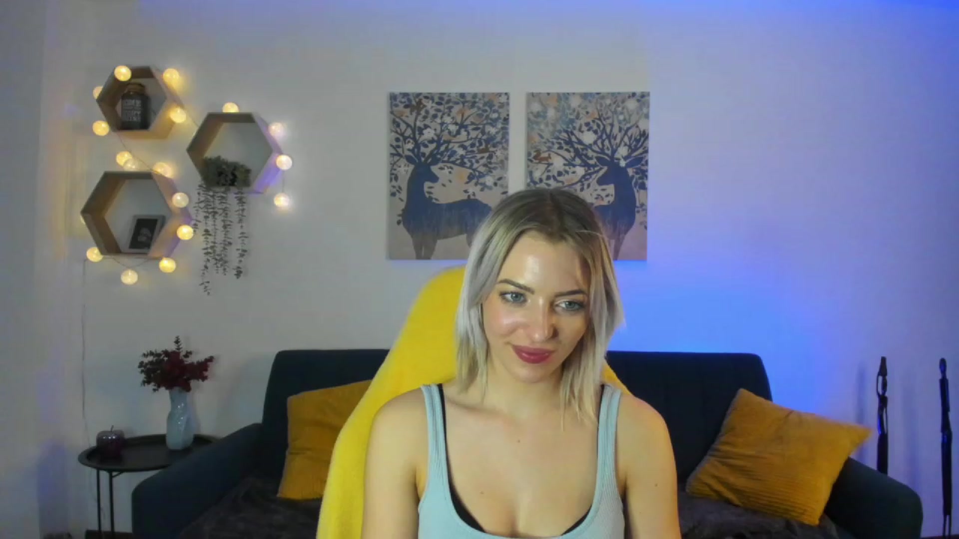 Gallery image thumbnail from Julia_Gold18's myfreecams stream on, 02/09/2023, 12:10 image 6 of 20