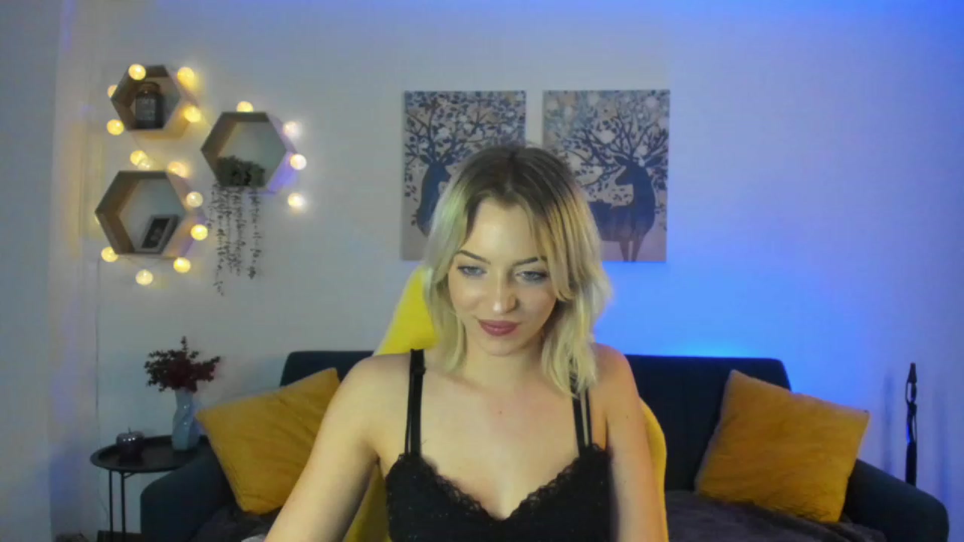 Gallery image thumbnail from Julia_Gold18's myfreecams stream on, 02/14/2023, 10:42 image 3 of 20