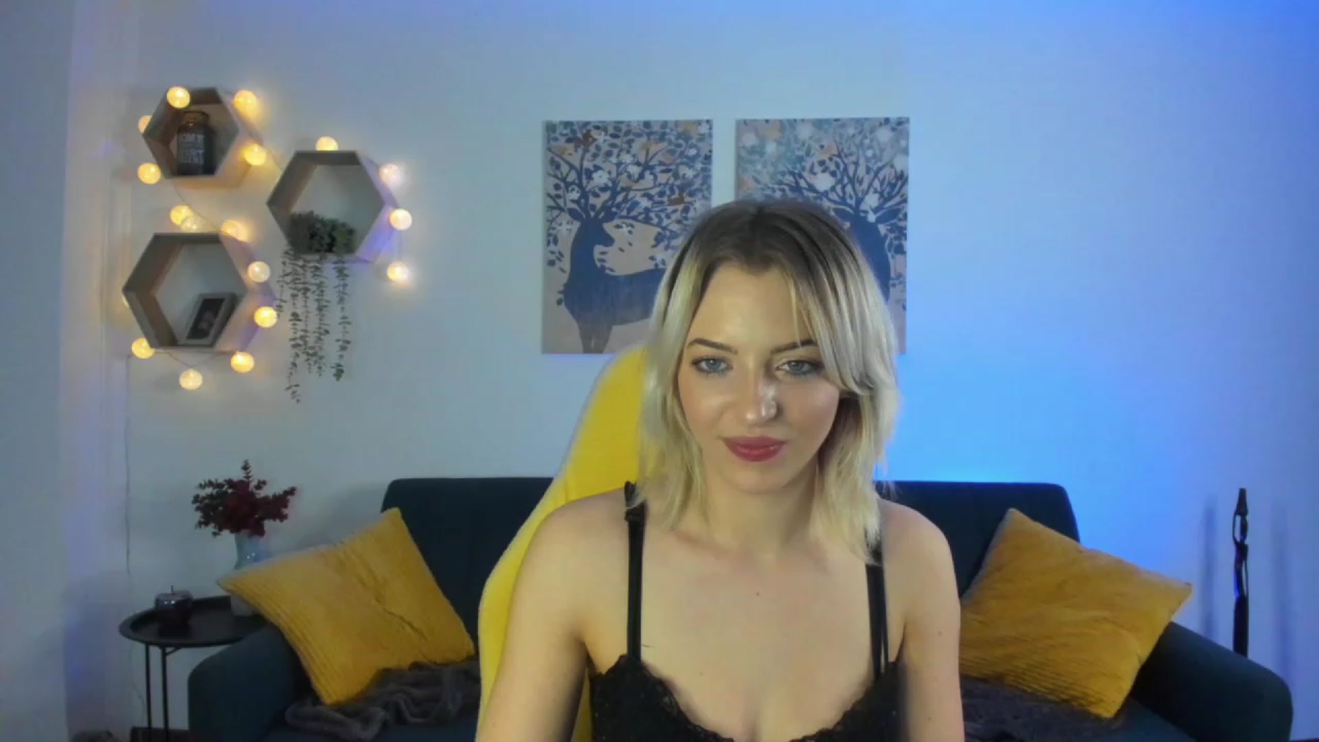 Gallery image thumbnail from Julia_Gold18's myfreecams stream on, 02/14/2023, 13:03 image 8 of 20