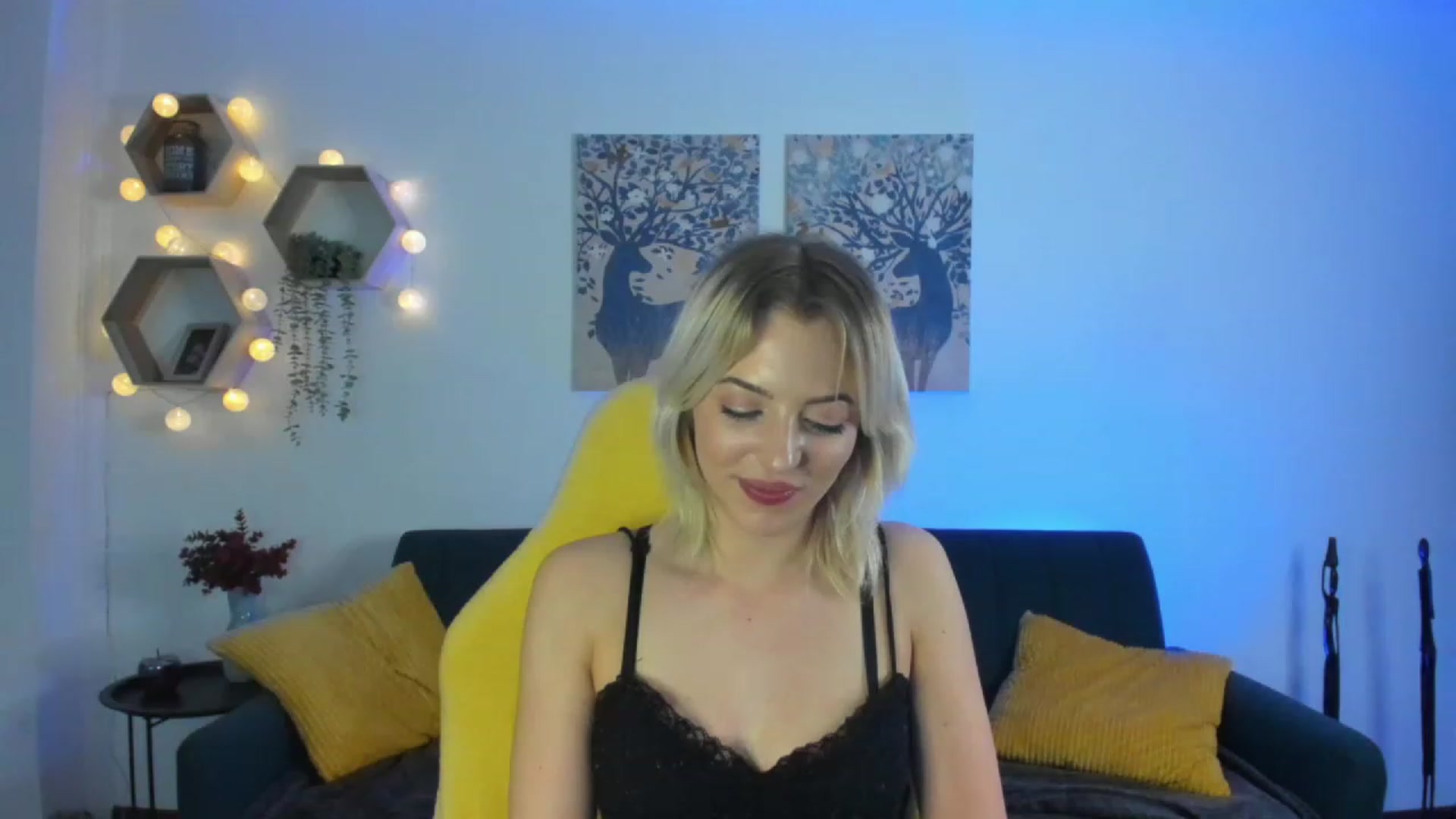 Gallery image thumbnail from Julia_Gold18's myfreecams stream on, 02/14/2023, 13:03 image 19 of 20