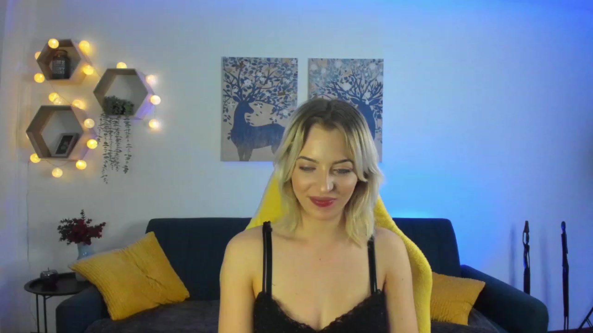 Gallery image thumbnail from Julia_Gold18's myfreecams stream on, 02/14/2023, 15:03 image 18 of 20