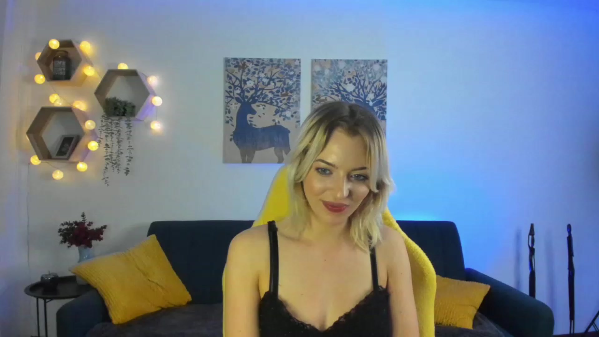Gallery image thumbnail from Julia_Gold18's myfreecams stream on, 02/14/2023, 15:03 image 14 of 20