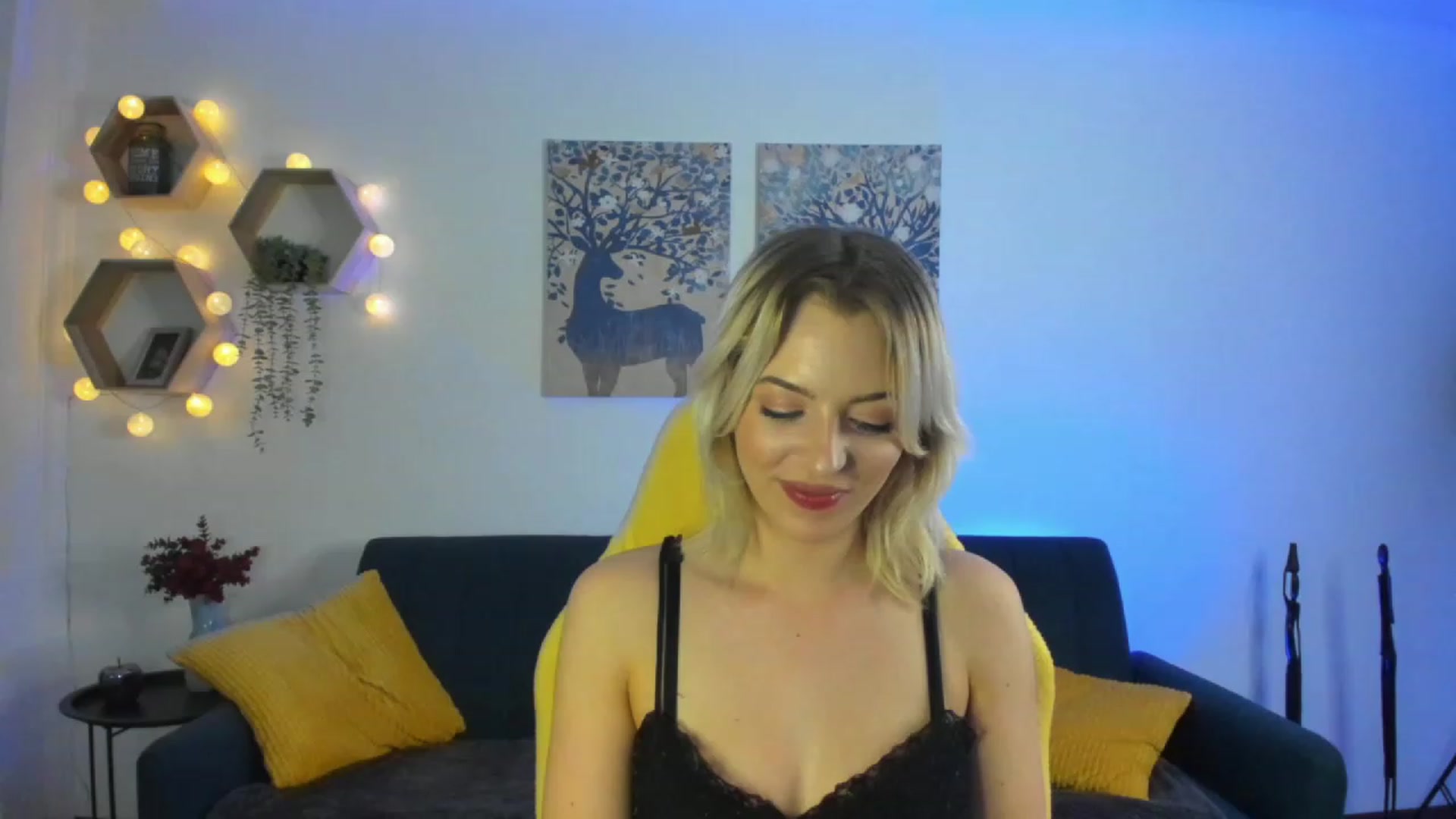 Gallery image thumbnail from Julia_Gold18's myfreecams stream on, 02/14/2023, 15:03 image 17 of 20