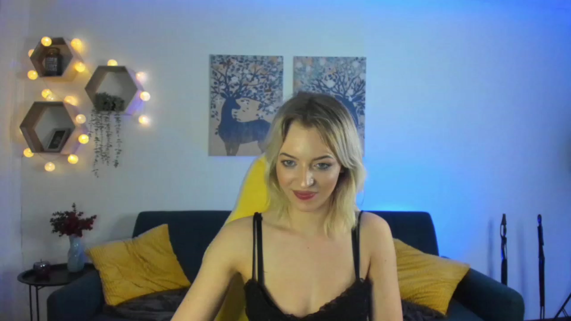 Gallery image thumbnail from Julia_Gold18's myfreecams stream on, 02/14/2023, 18:41 image 6 of 20