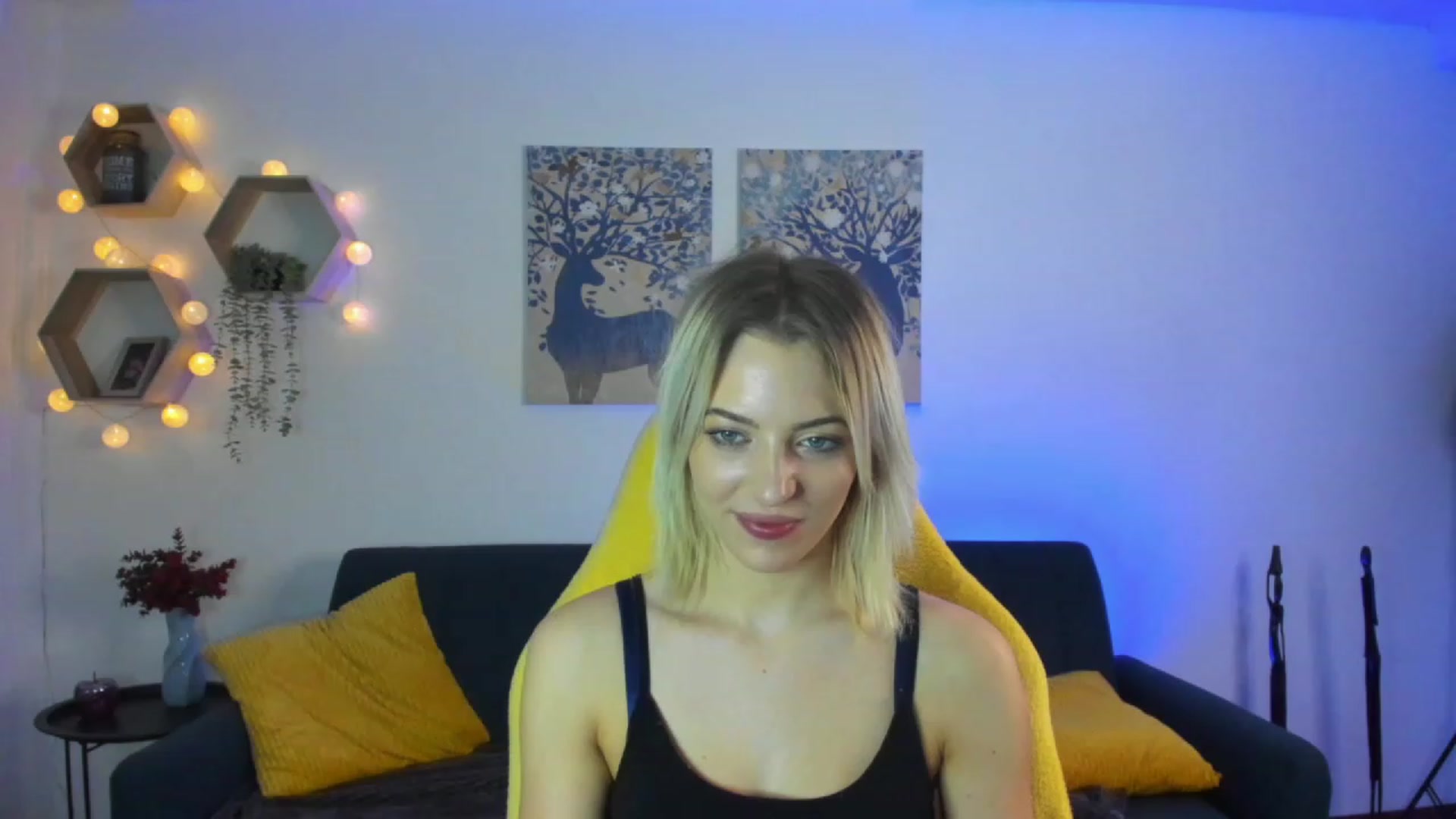 Gallery image thumbnail from Julia_Gold18's myfreecams stream on, 02/15/2023, 10:58 image 7 of 20