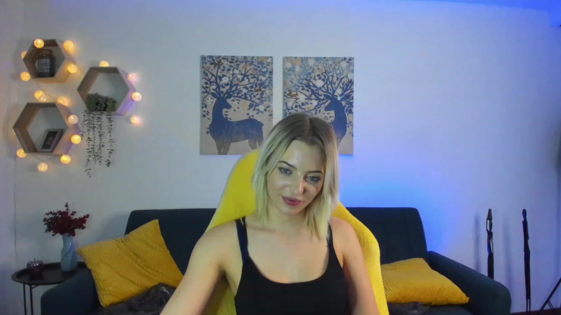 Gallery image thumbnail from Julia_Gold18's myfreecams stream on, 02/15/2023, 10:58 image 10 of 20