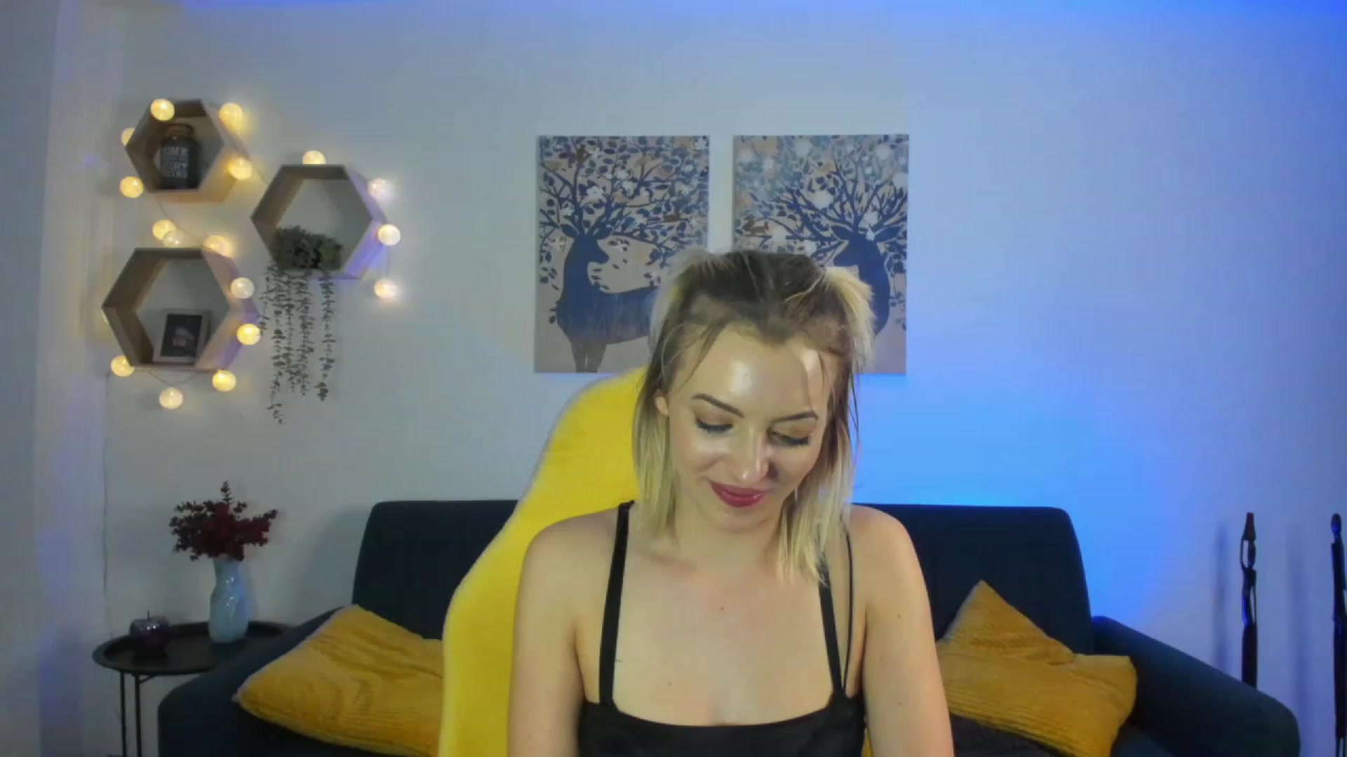 Gallery image thumbnail from Julia_Gold18's myfreecams stream on, 02/17/2023, 13:57 image 11 of 20