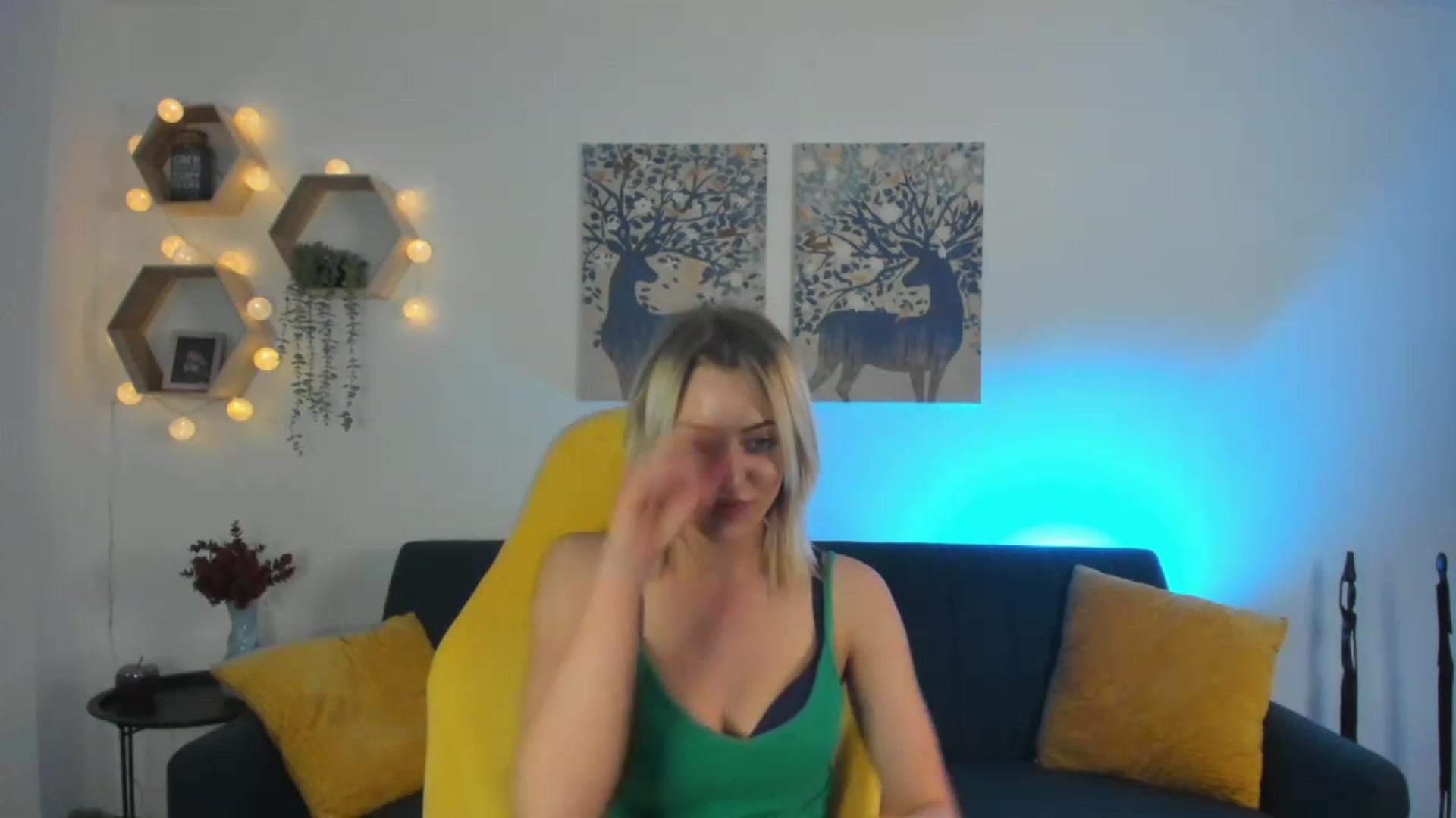 Gallery image thumbnail from Julia_Gold18's myfreecams stream on, 02/22/2023, 09:23 image 12 of 20