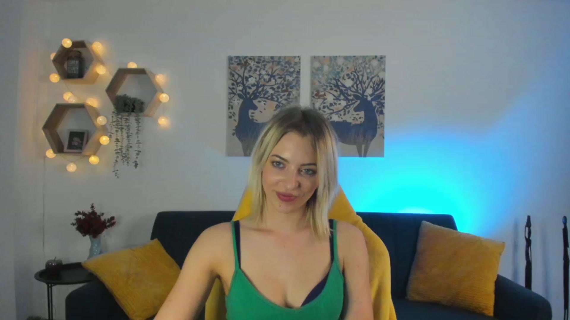 Gallery image thumbnail from Julia_Gold18's myfreecams stream on, 02/22/2023, 10:25 image 9 of 20