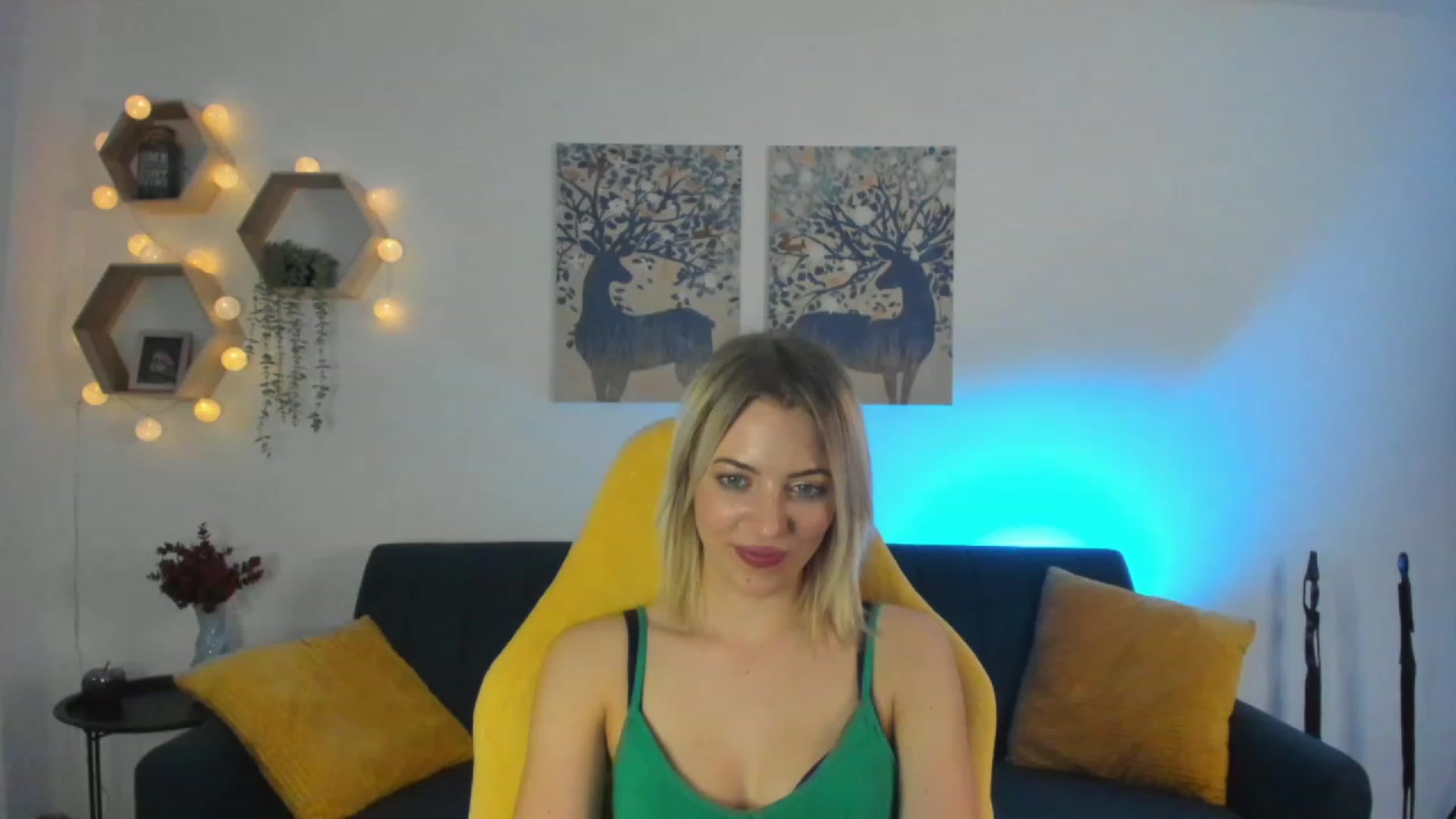 Gallery image thumbnail from Julia_Gold18's myfreecams stream on, 02/22/2023, 13:31 image 1 of 20