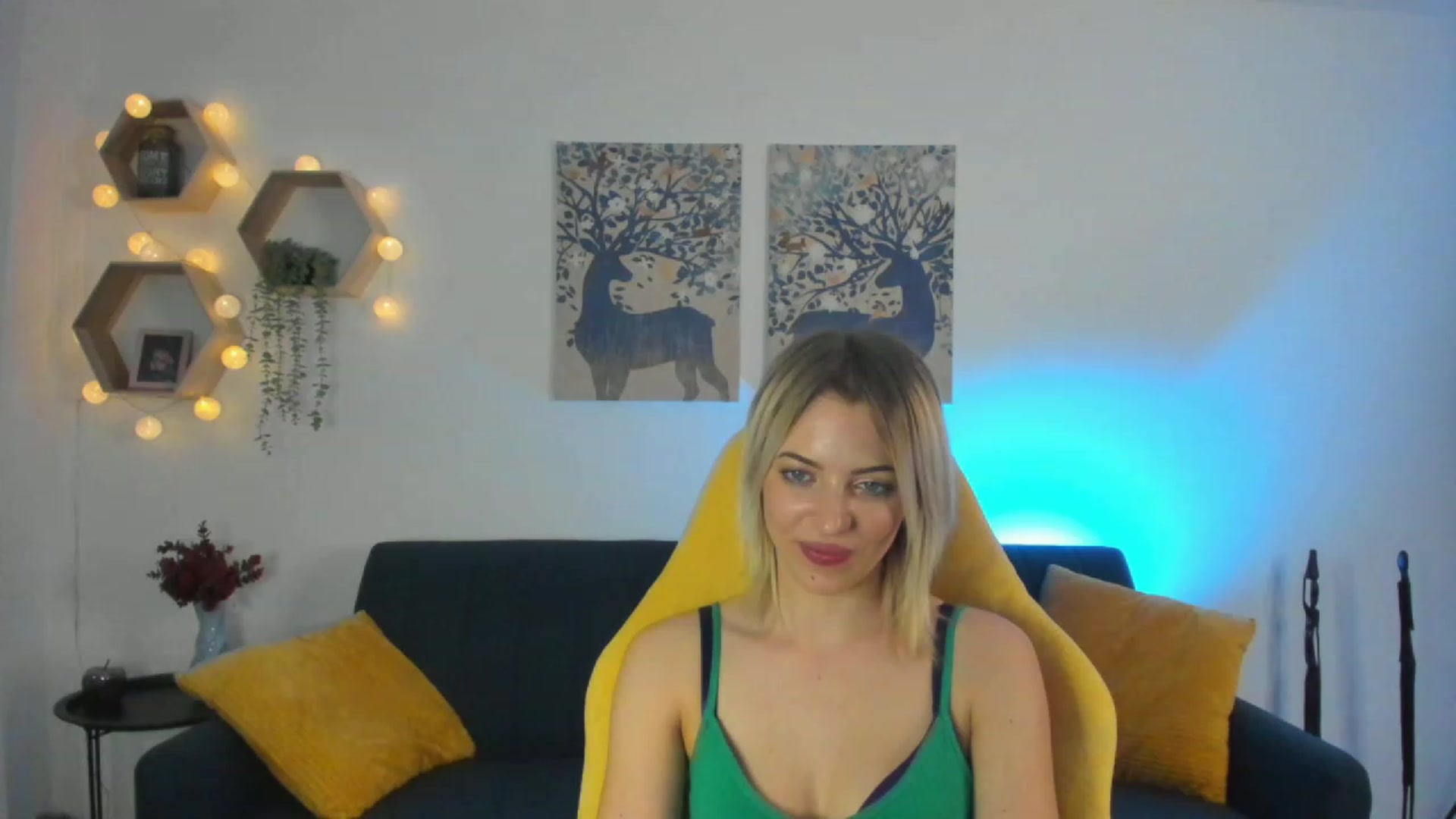 Gallery image thumbnail from Julia_Gold18's myfreecams stream on, 02/22/2023, 13:31 image 6 of 20