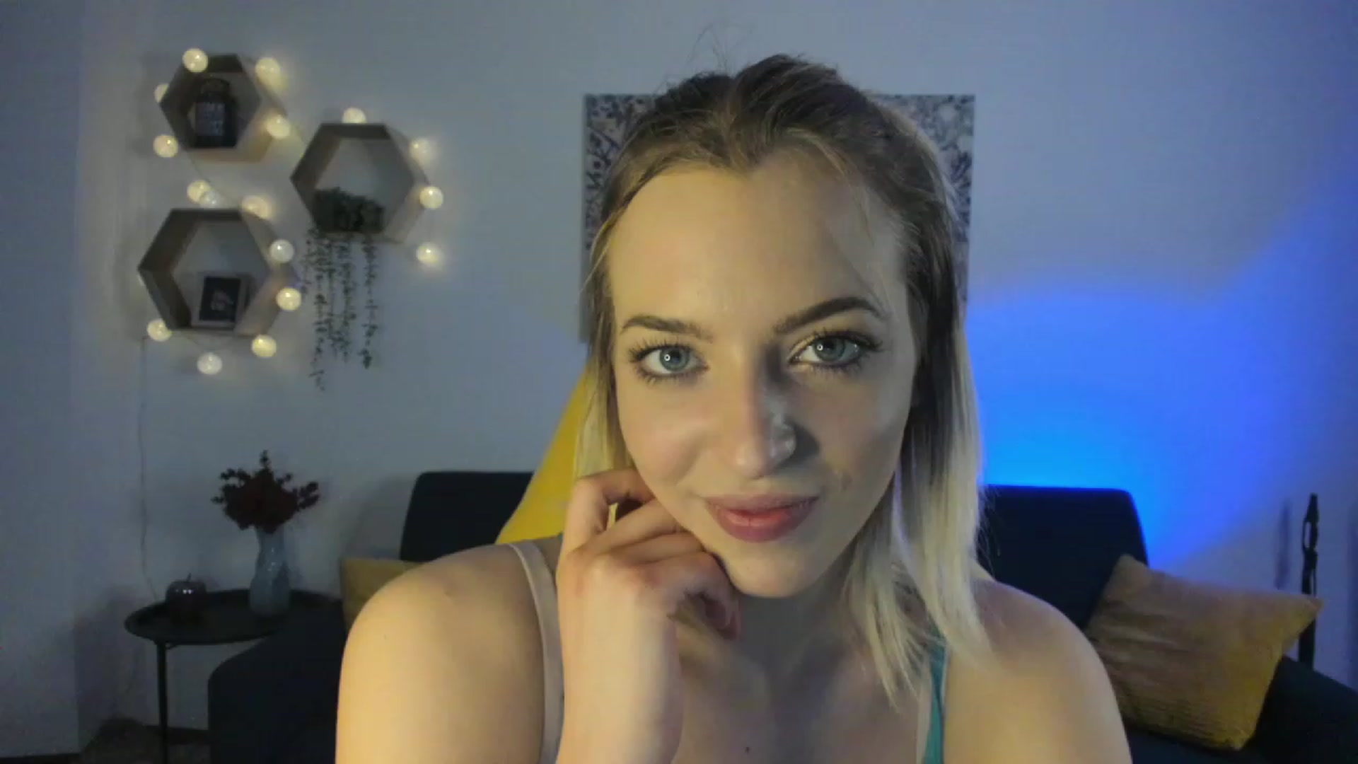 Gallery image thumbnail from Julia_Gold18's myfreecams stream on, 03/02/2023, 11:04 image 4 of 20