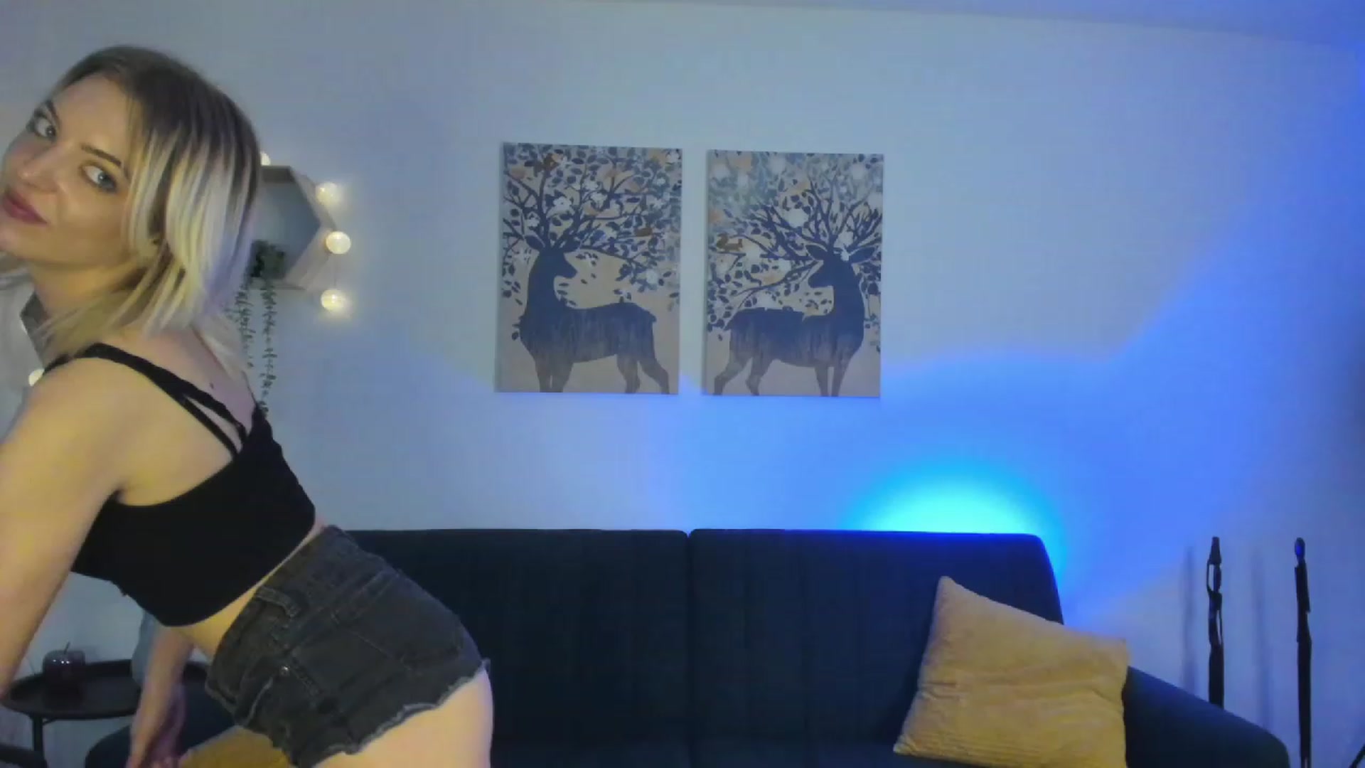 Gallery image thumbnail from Julia_Gold18's myfreecams stream on, 03/03/2023, 13:02 image 12 of 20