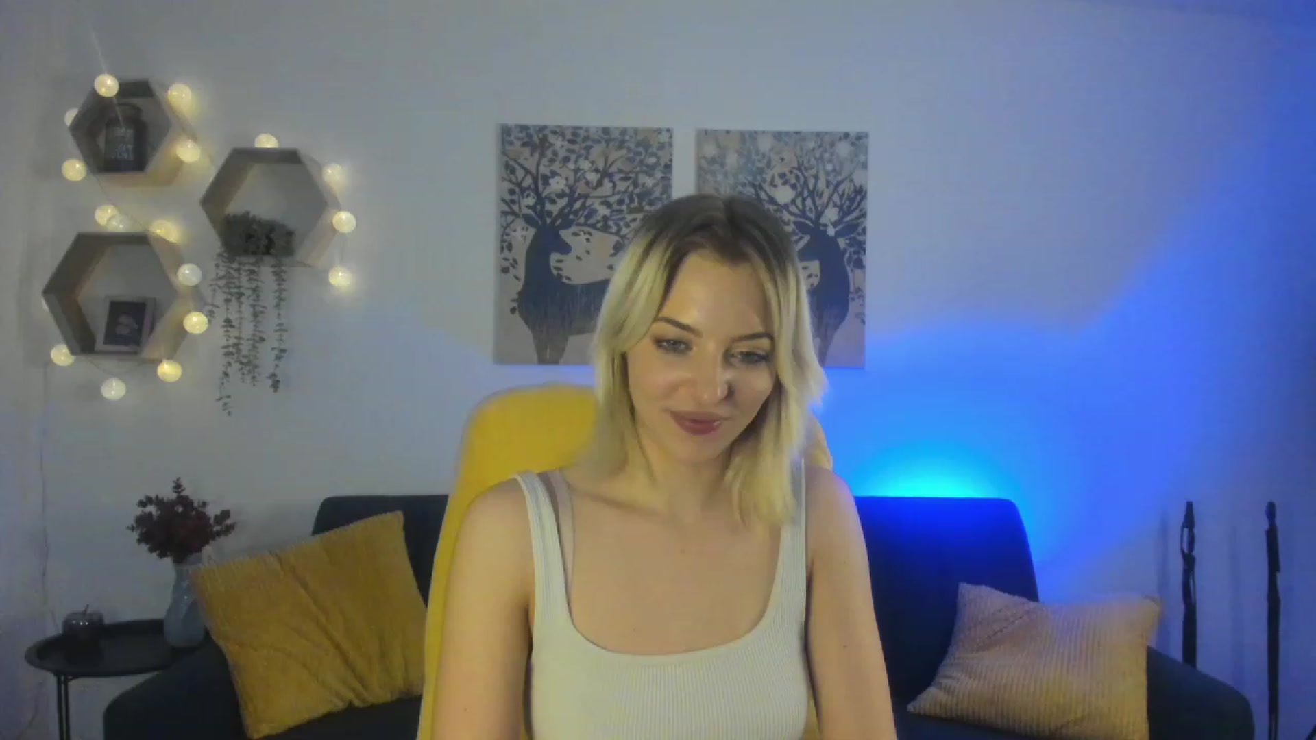 Gallery image thumbnail from Julia_Gold18's myfreecams stream on, 03/07/2023, 10:18 image 9 of 20