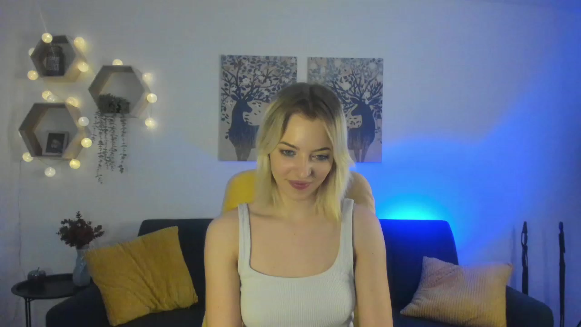 Gallery image thumbnail from Julia_Gold18's myfreecams stream on, 03/07/2023, 10:18 image 4 of 20