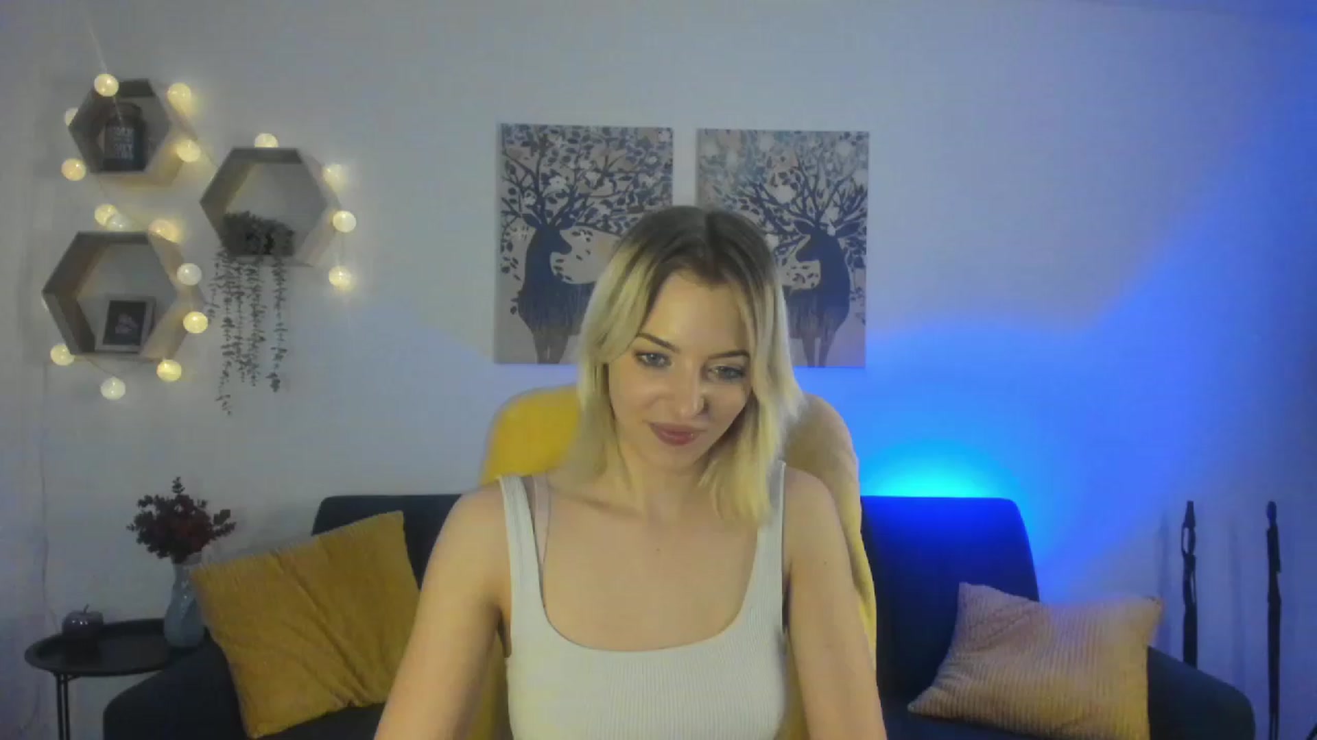 Gallery image thumbnail from Julia_Gold18's myfreecams stream on, 03/07/2023, 10:18 image 10 of 20