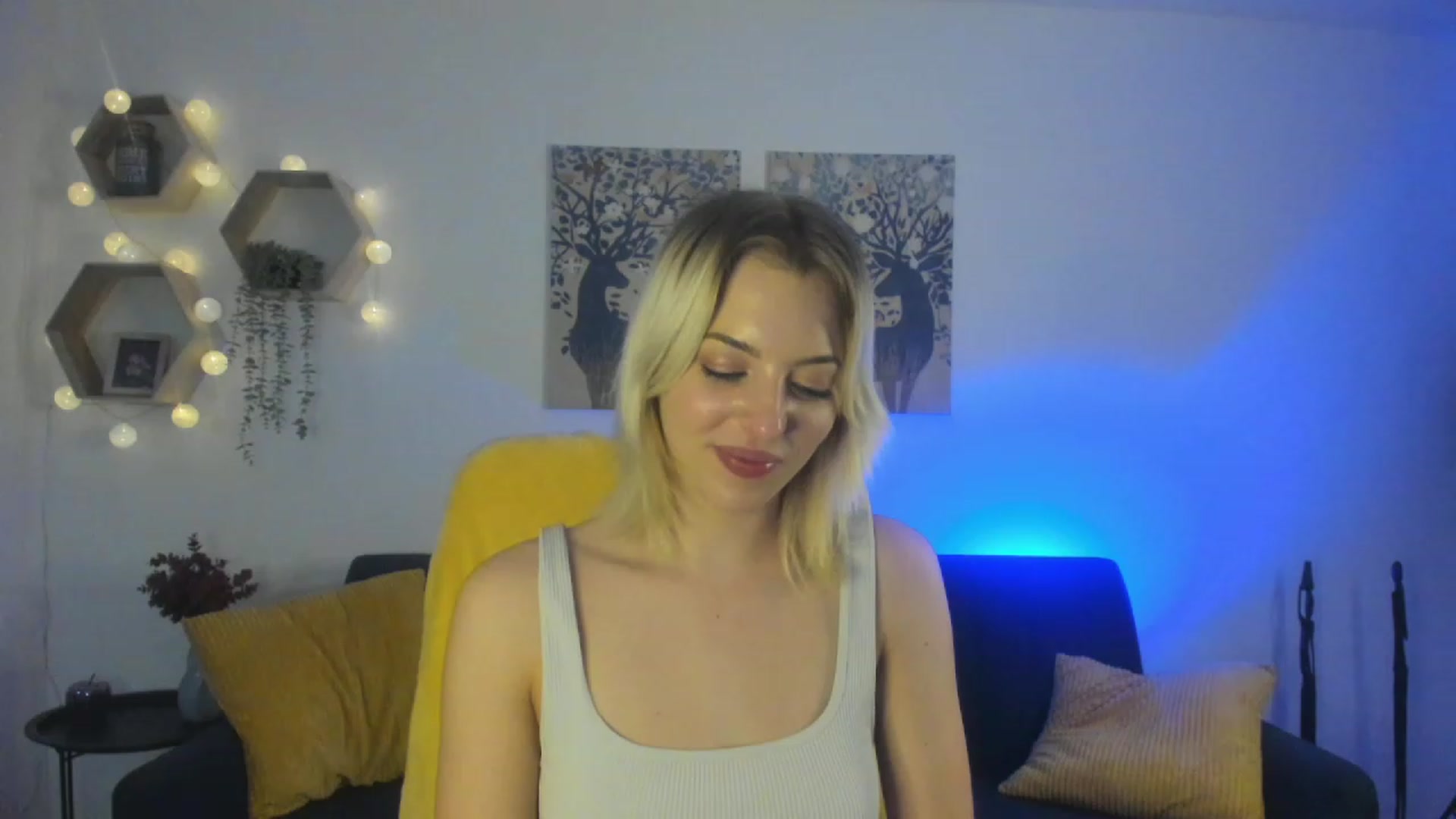 Gallery image thumbnail from Julia_Gold18's myfreecams stream on, 03/07/2023, 12:58 image 6 of 20