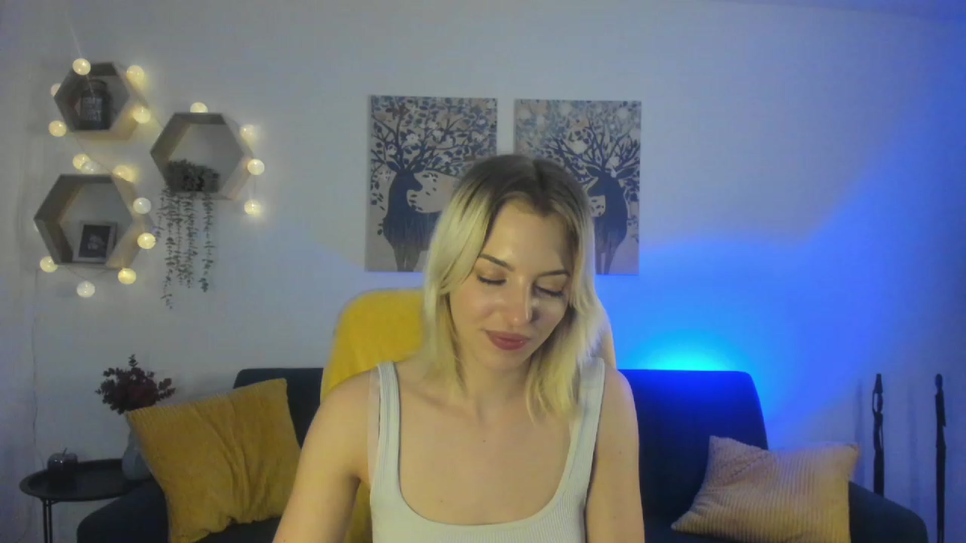 Gallery image thumbnail from Julia_Gold18's myfreecams stream on, 03/07/2023, 12:58 image 4 of 20