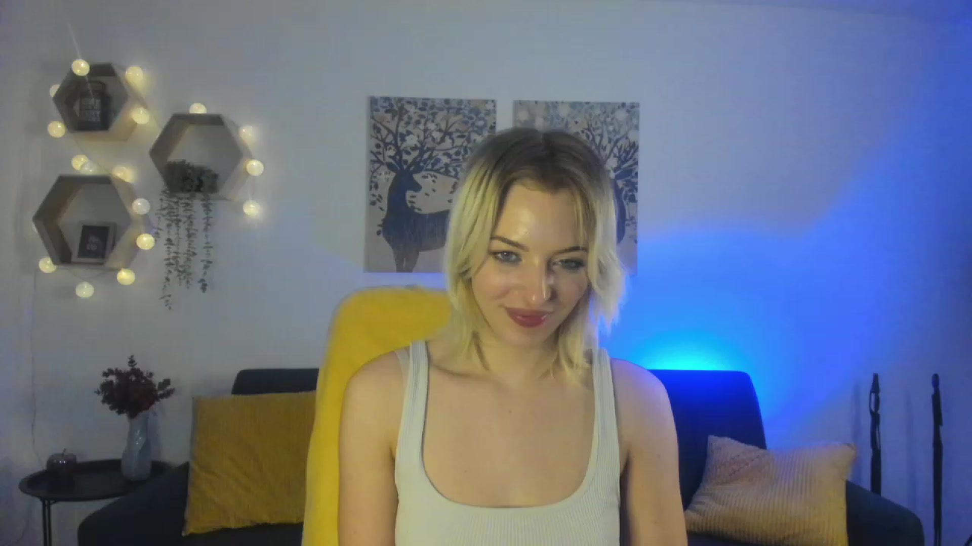 Gallery image thumbnail from Julia_Gold18's myfreecams stream on, 03/07/2023, 13:51 image 12 of 20